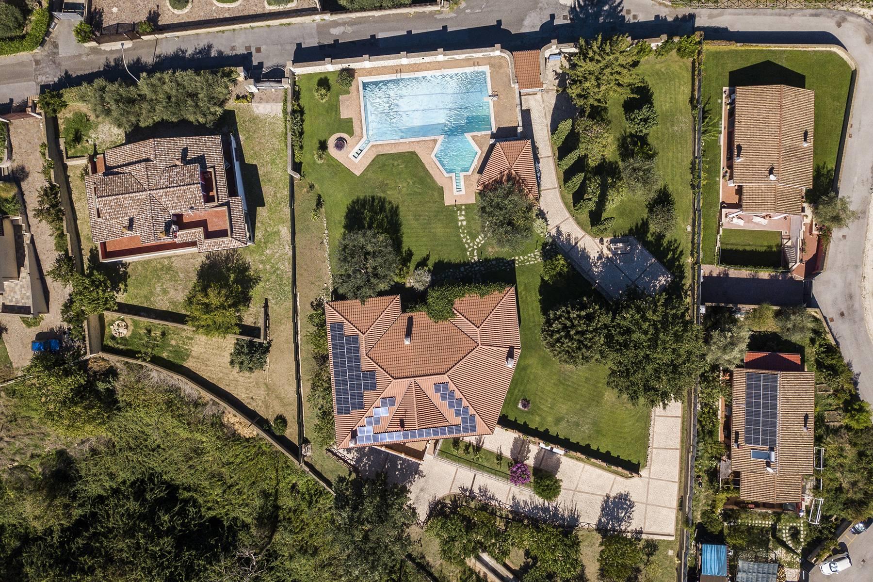 Moderna villa con piscina a due passi da Roma - 9
