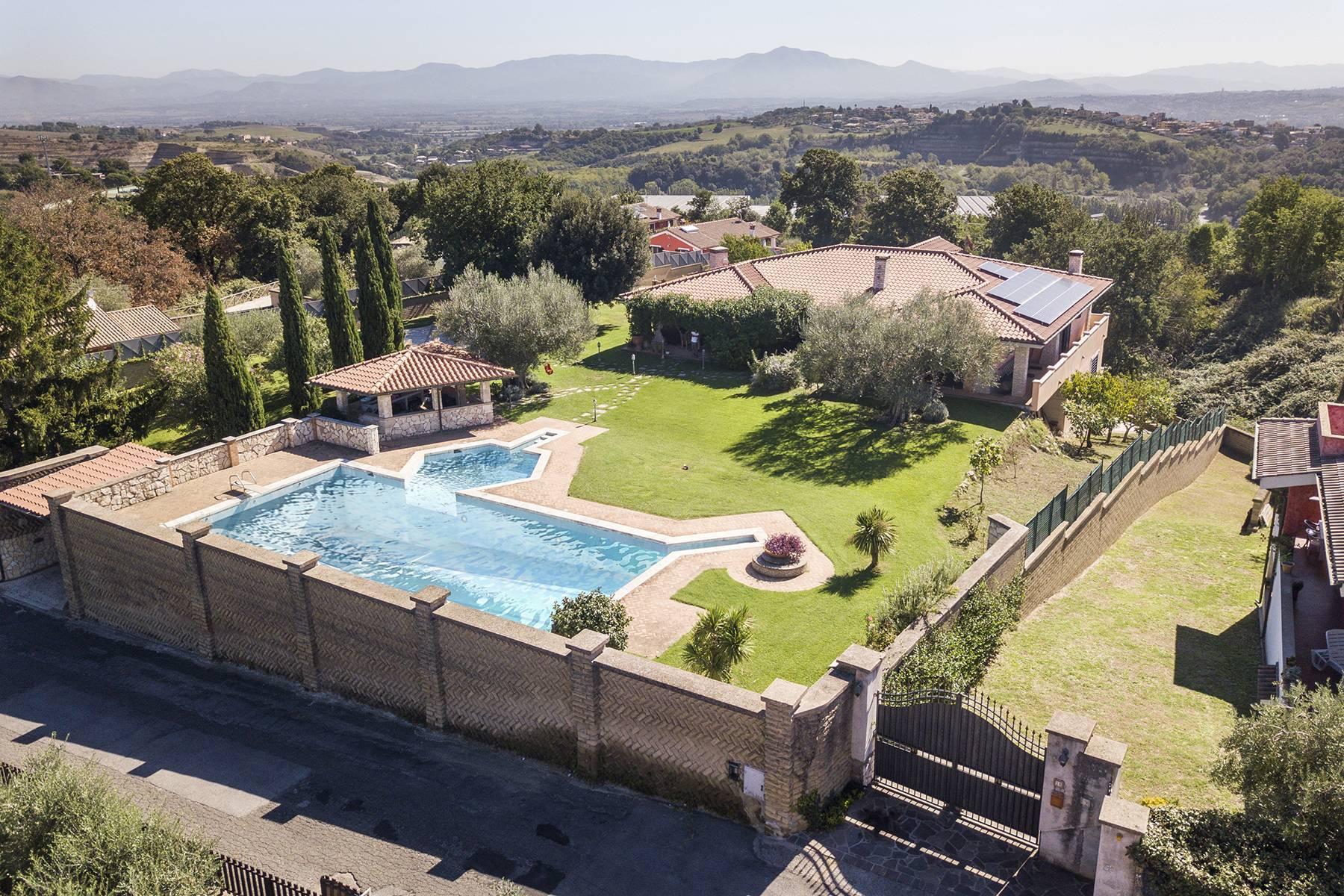 Moderna villa con piscina a due passi da Roma - 1