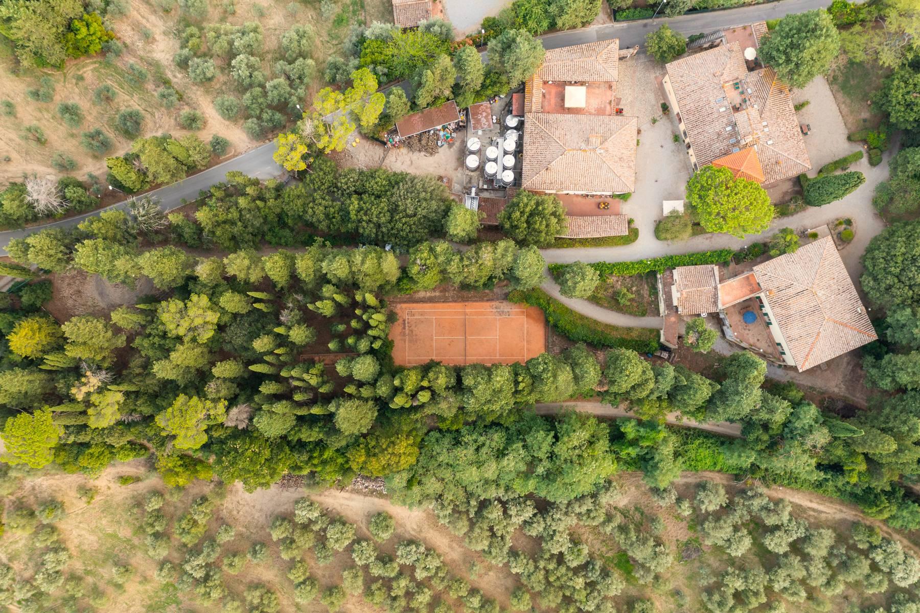 Eccezionale tenuta vinicola con riserva di caccia di 300 ettari nel Chianti Fiorentino - 30