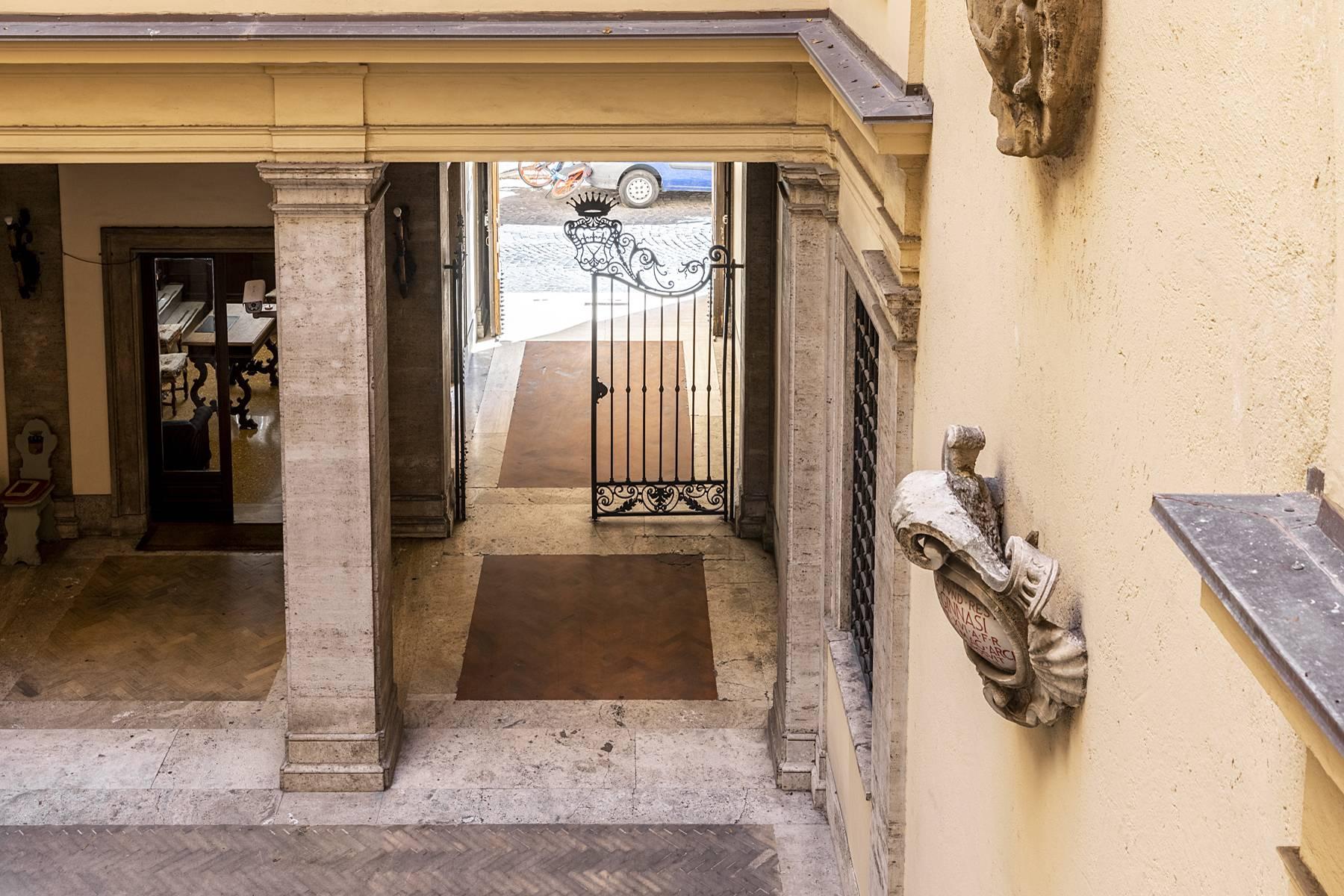 Elegantes Apartment mit exklusivem Blick auf die römischen Ruinen - 9