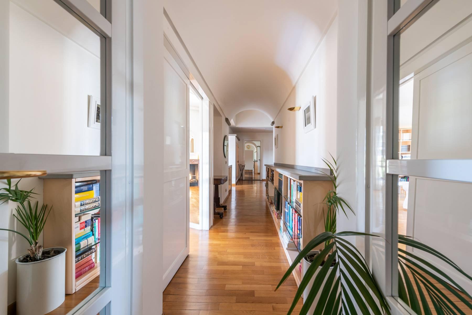 Bright and elegant apartment with garage in Piazza della Repubblica - 15