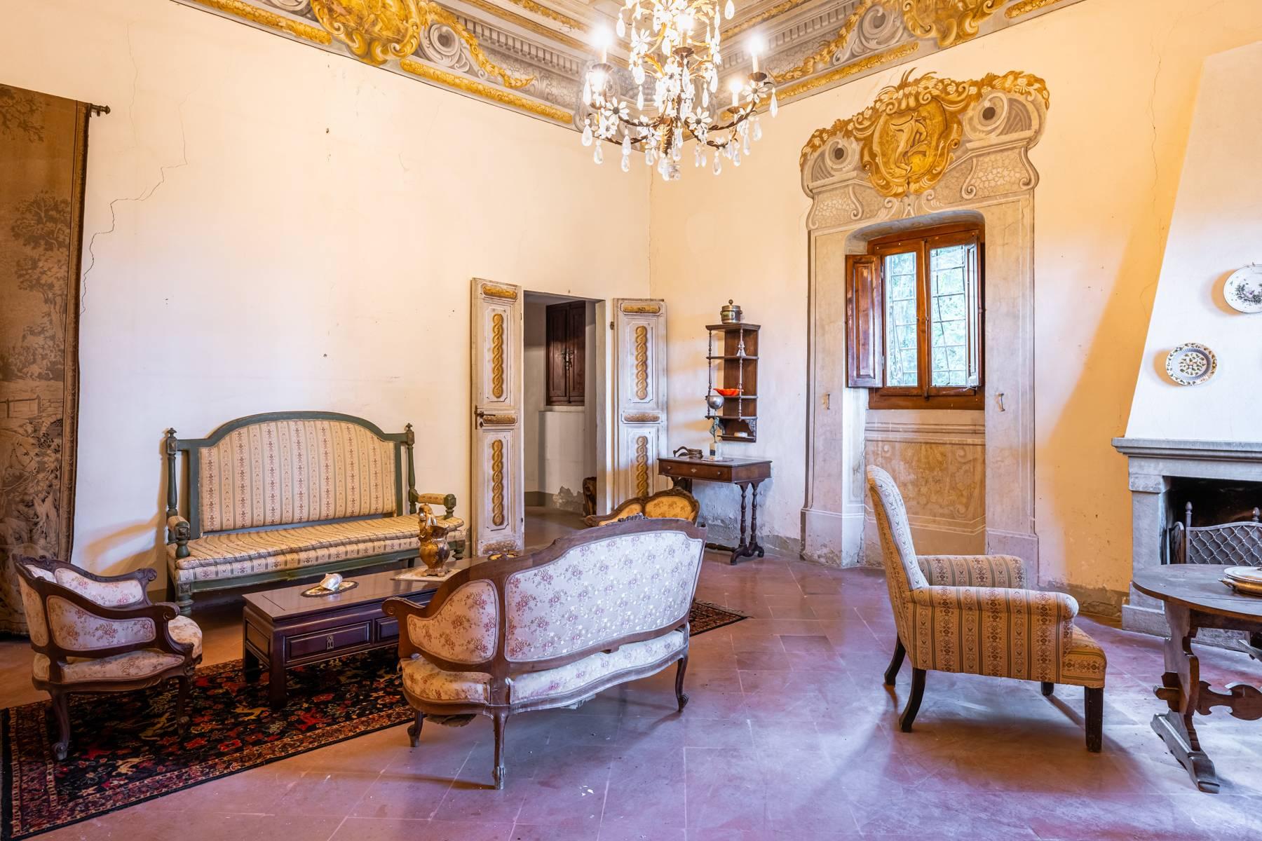Majestätische Villa aus dem 16. Jahrhundert auf dem toskanischen Land - 9