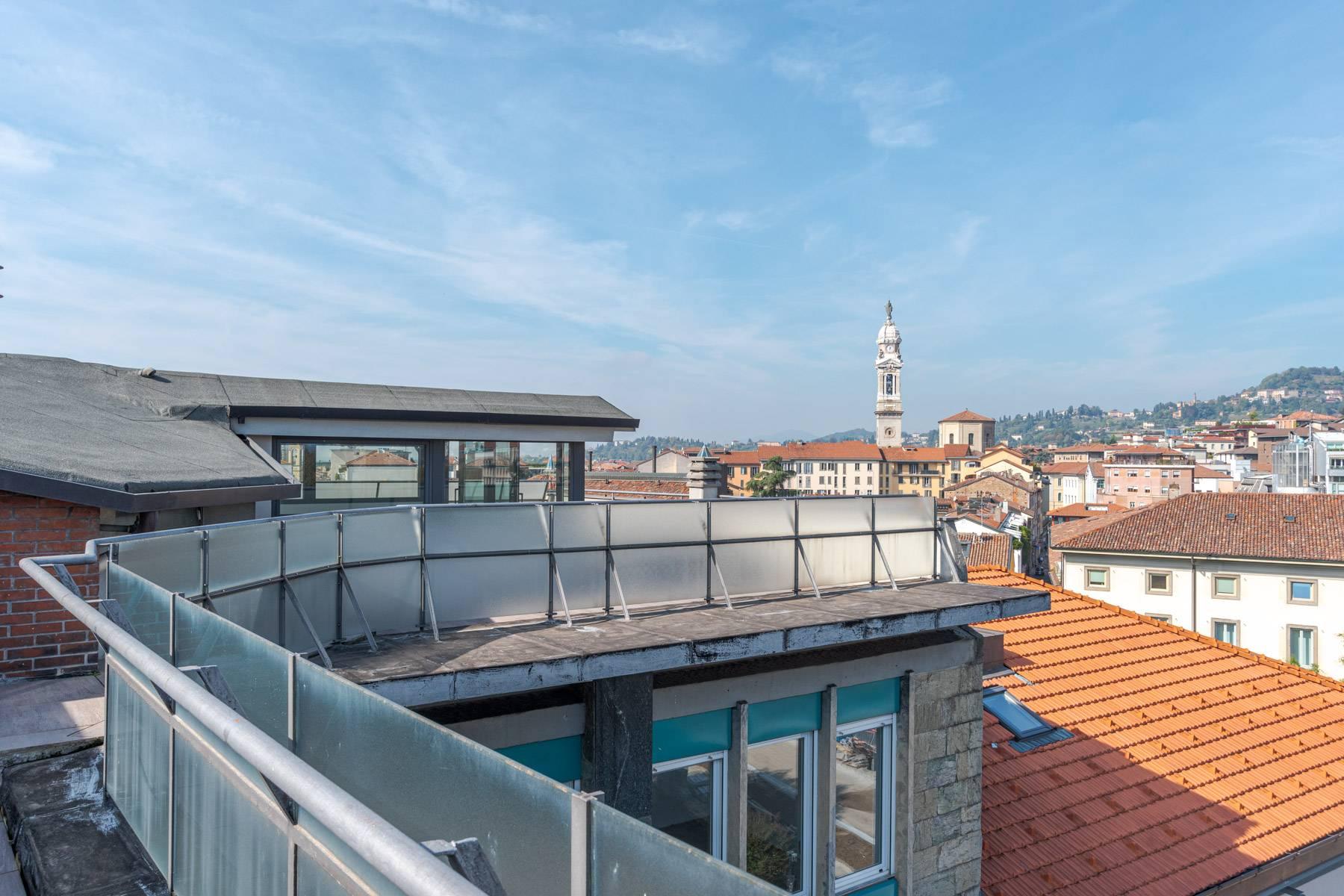 Attico con superattico e terrazza panoramica a Bergamo - 10