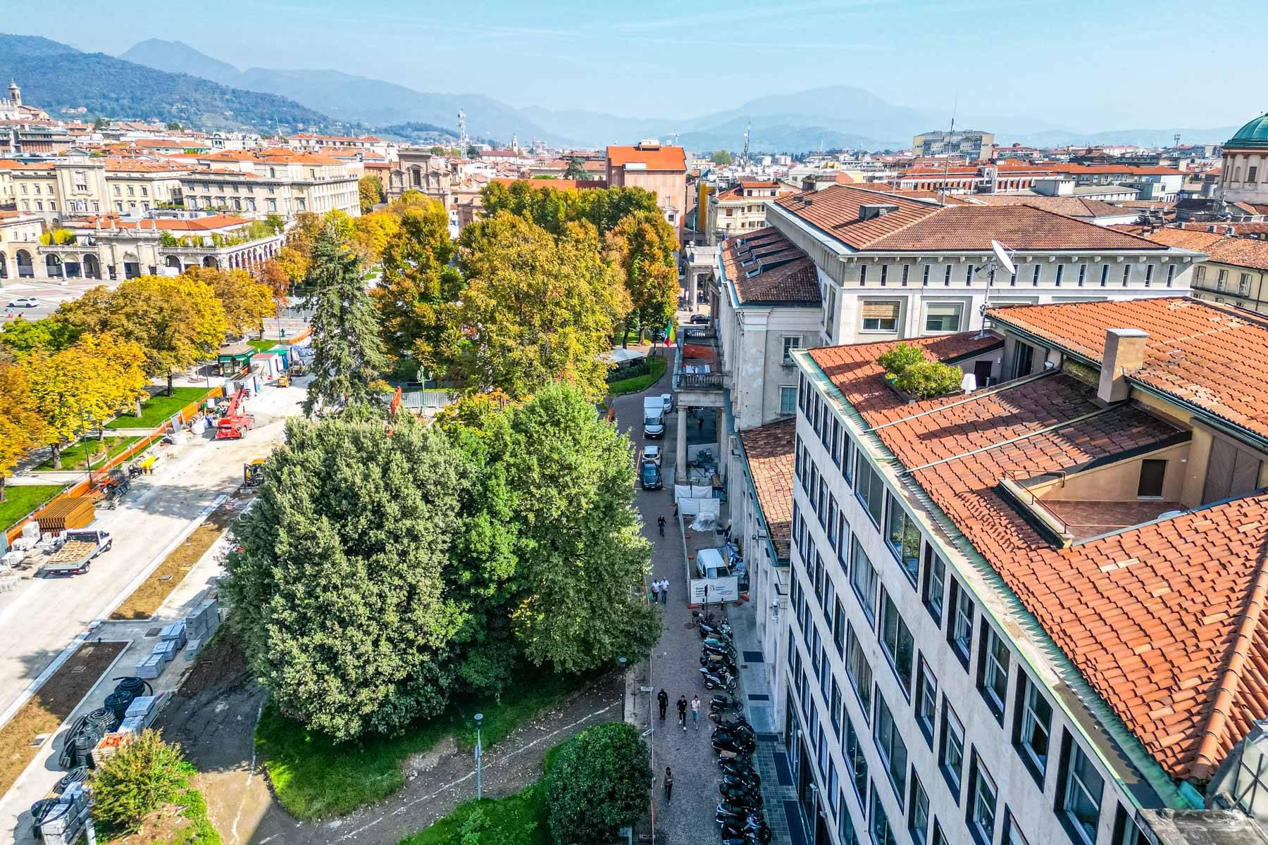 Duplex penthouse in the center of Bergamo - 1
