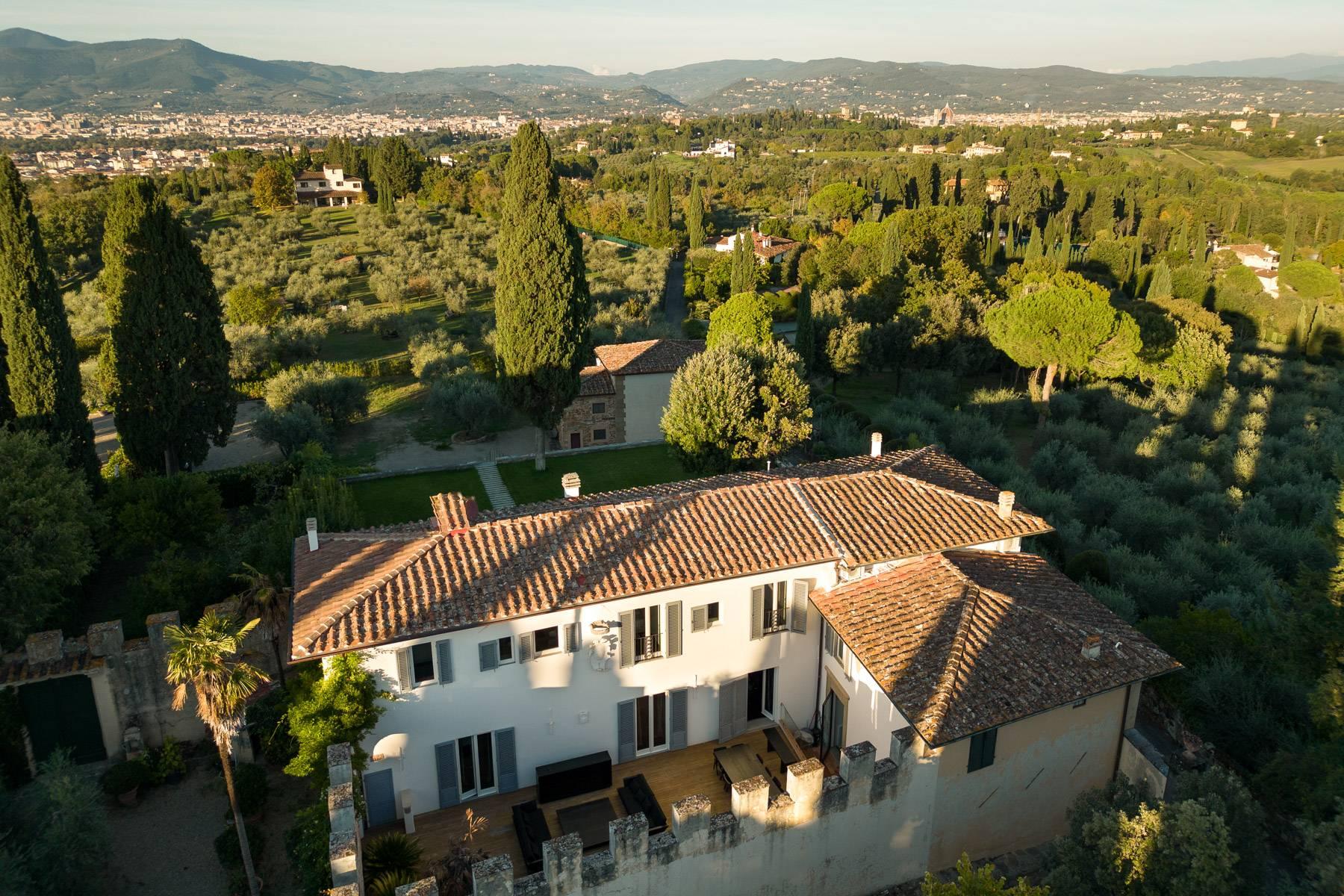 Quintessential luxury in a Florentine villa - 3
