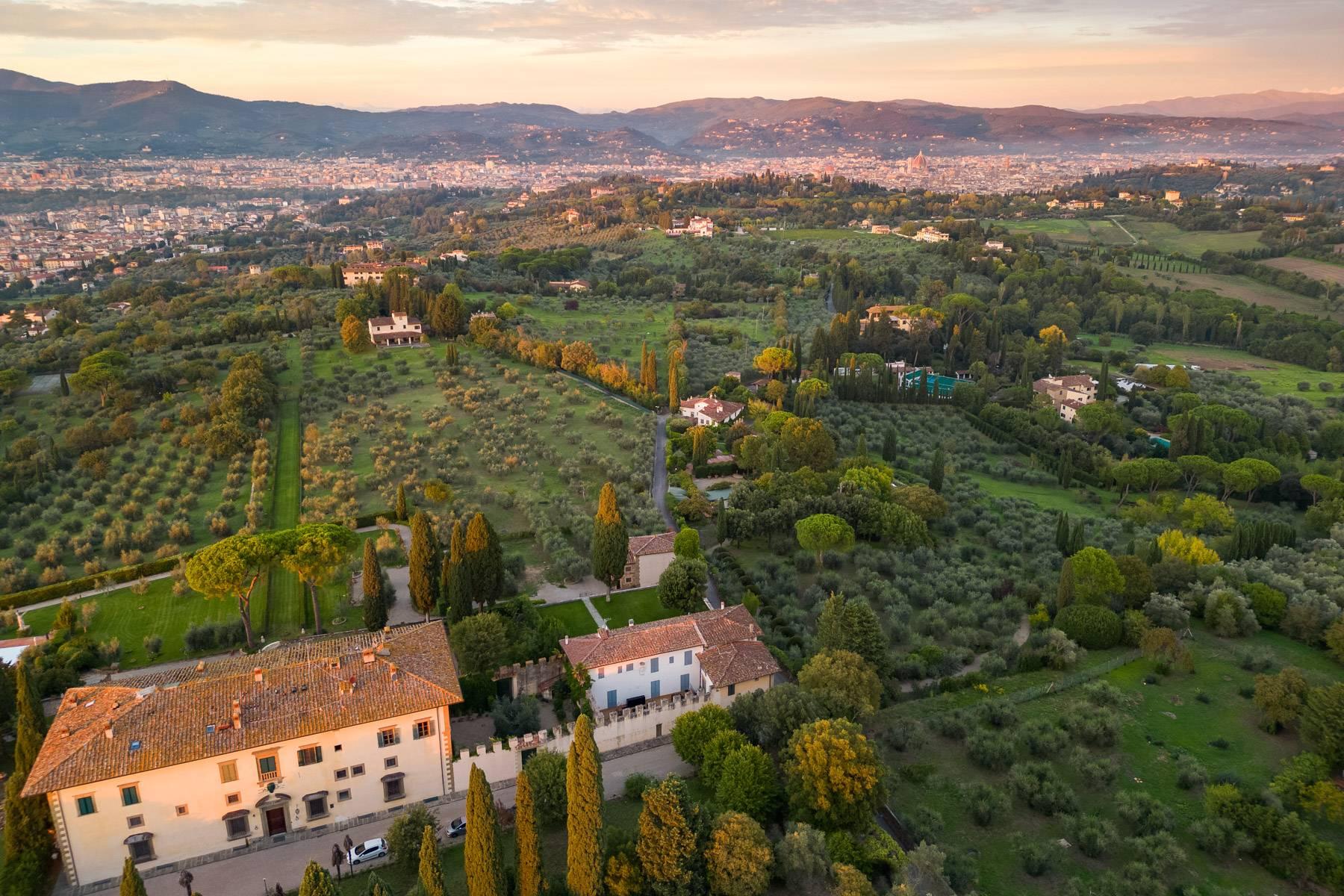 La quintessenza del lusso in una villa di design a Firenze - 32