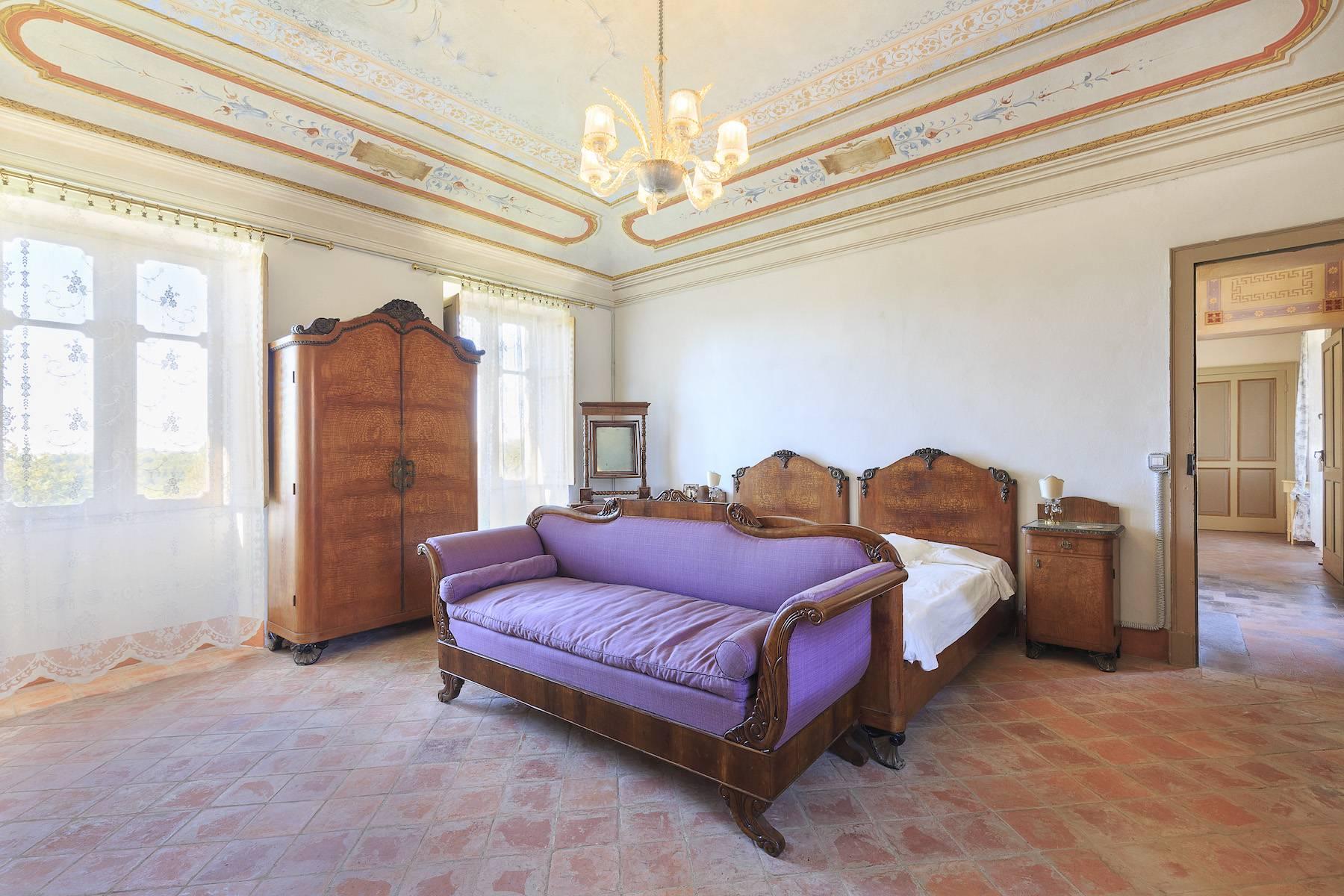 Enchanting historic residence inserted in the center of a suggestive Borgo del Monferrato - 14