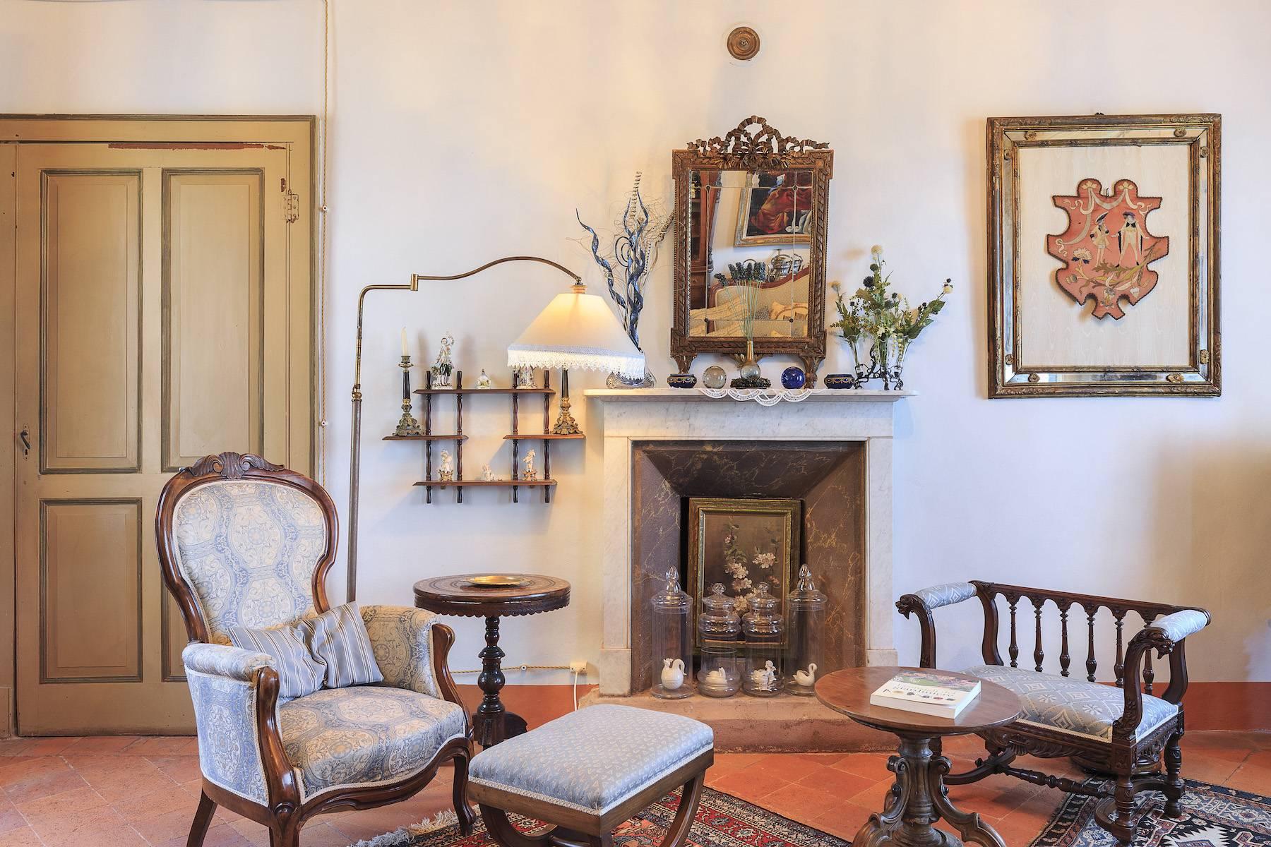 Enchanting historic residence inserted in the center of a suggestive Borgo del Monferrato - 11