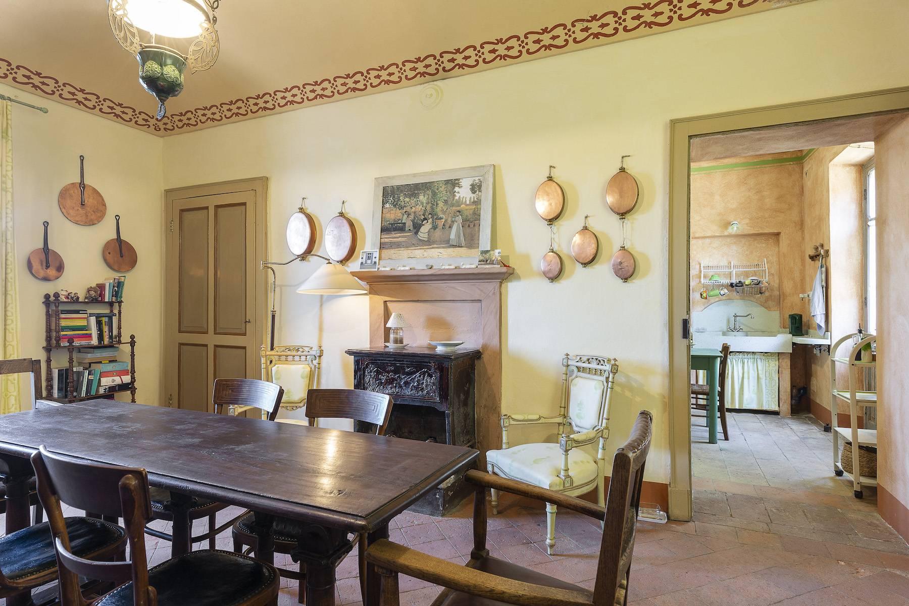 Enchanting historic residence inserted in the center of a suggestive Borgo del Monferrato - 7