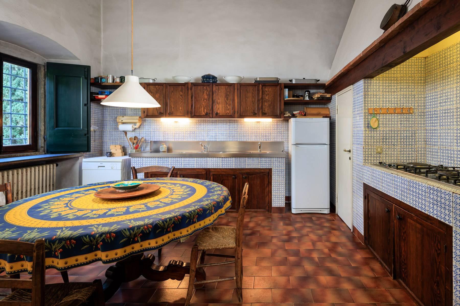 Large period farmhouse in the most renowned olive production area close to Florence - 10