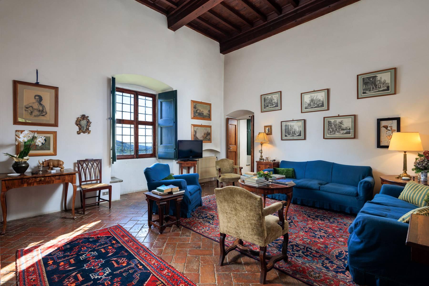 Grande villa padronale d'epoca nella più rinomata zona olearia vicino a Firenze - 11