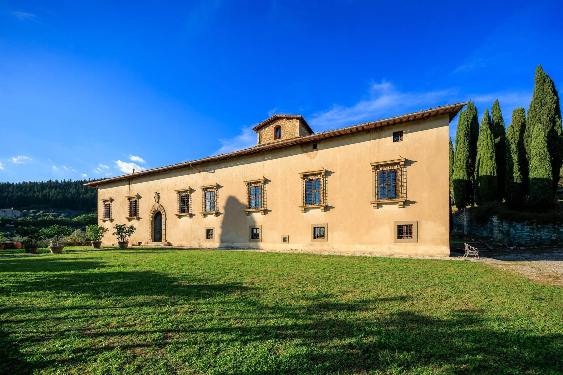 Grande villa padronale d'epoca nella più rinomata zona olearia vicino a Firenze - 2