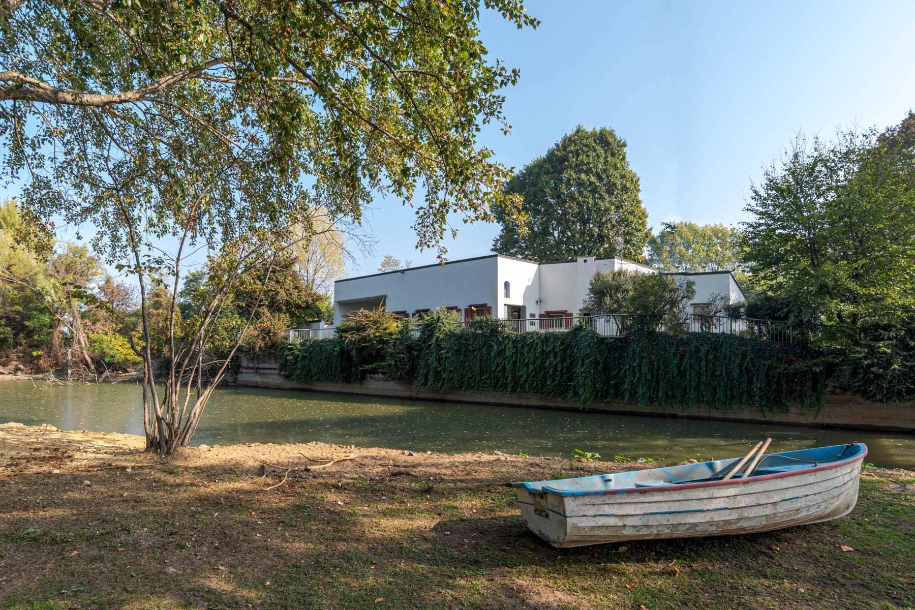 Storica villa razionalista con giardino e isola privata - 10