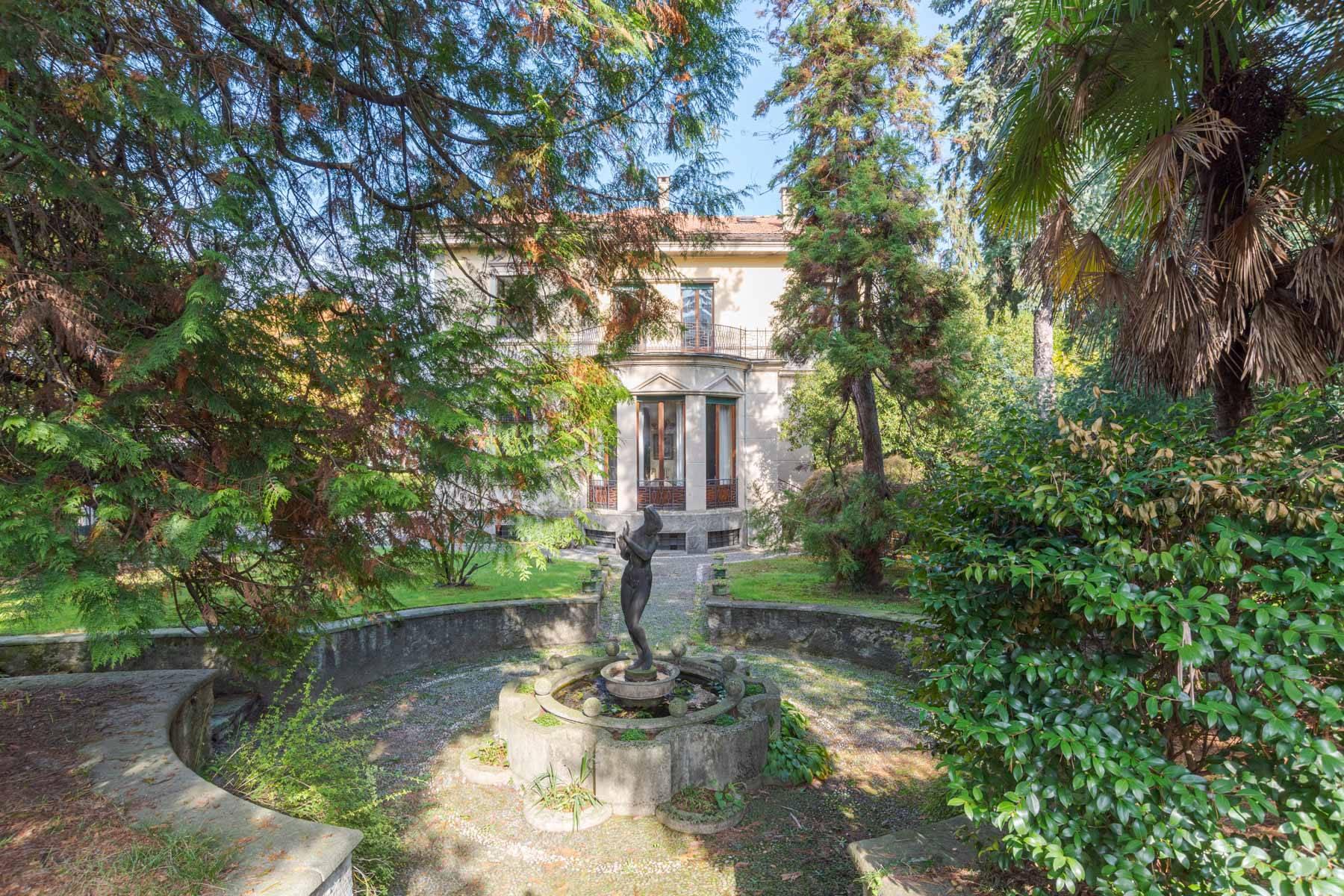 Enchanting Art Nouveau villa immersed in a splendid centuries-old park in the heart of Stresa - 21
