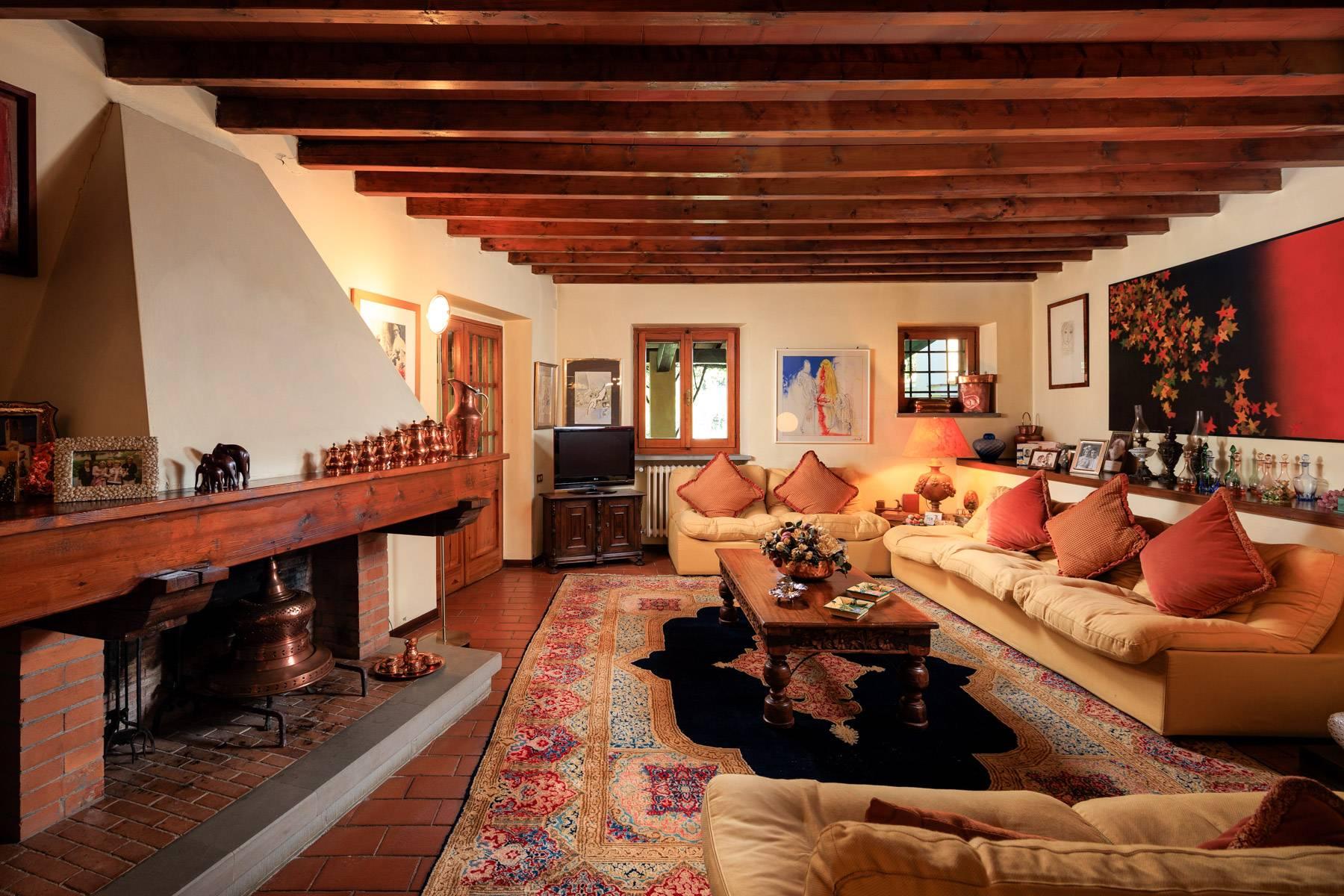 Charming Tuscan farmhouse with 70 acres of land - 9