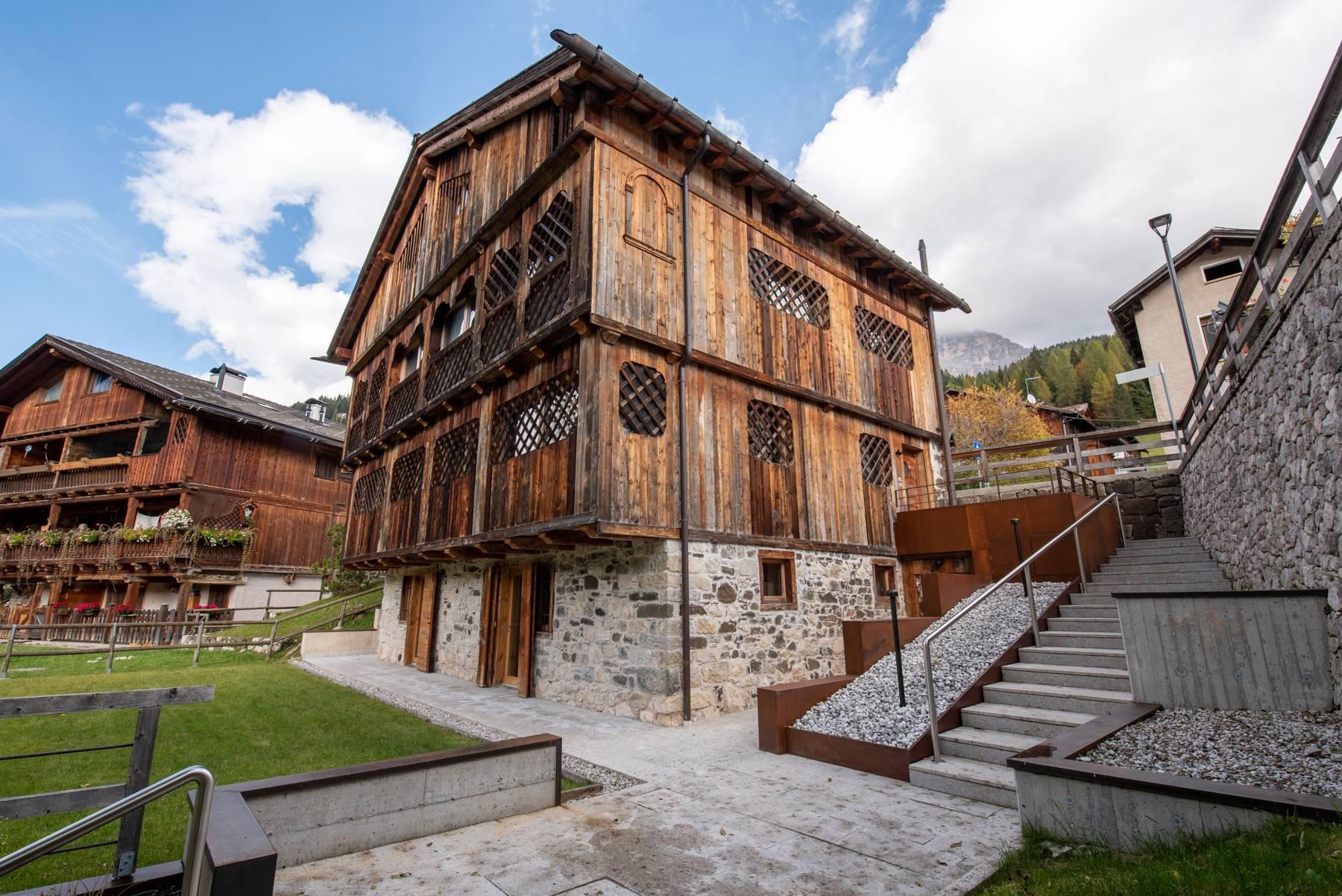 High efficiency penthouse in a restored historical dolomitic Tabià - 17