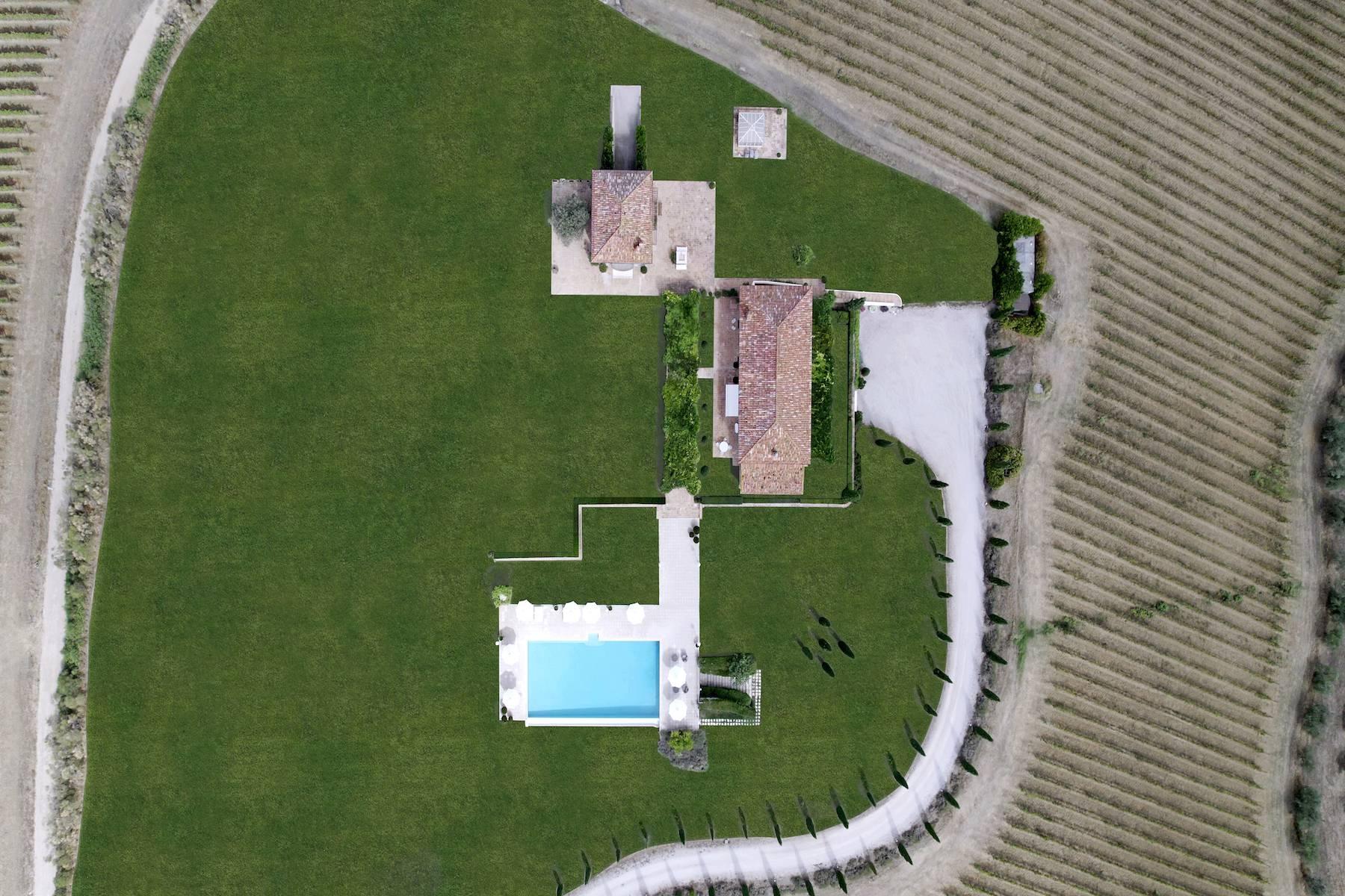 Dreamy villa hidden among the Umbrian hills - 40