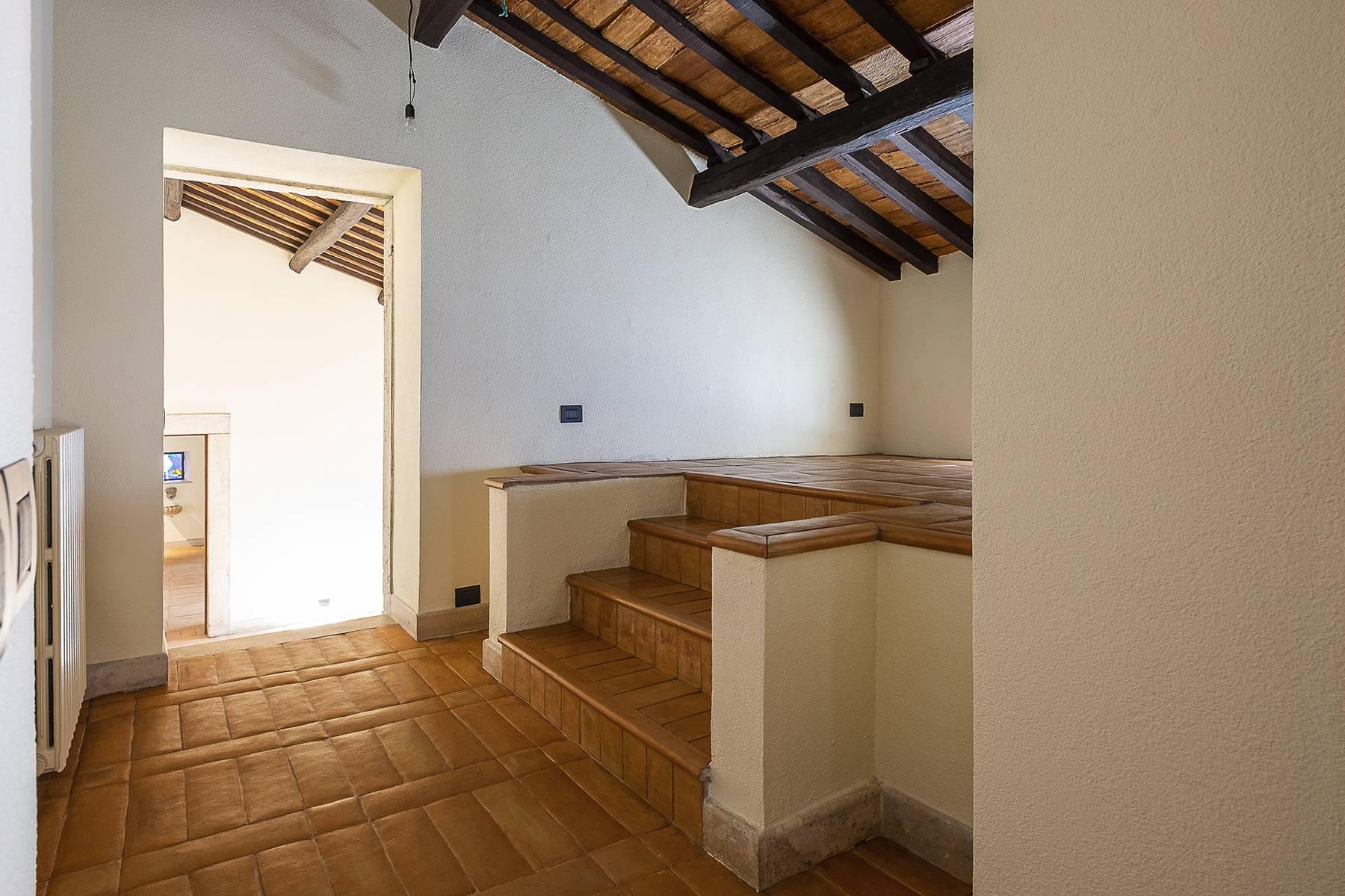 Esclusivo appartamento in centro storico con vista sui tetti di Roma - 11