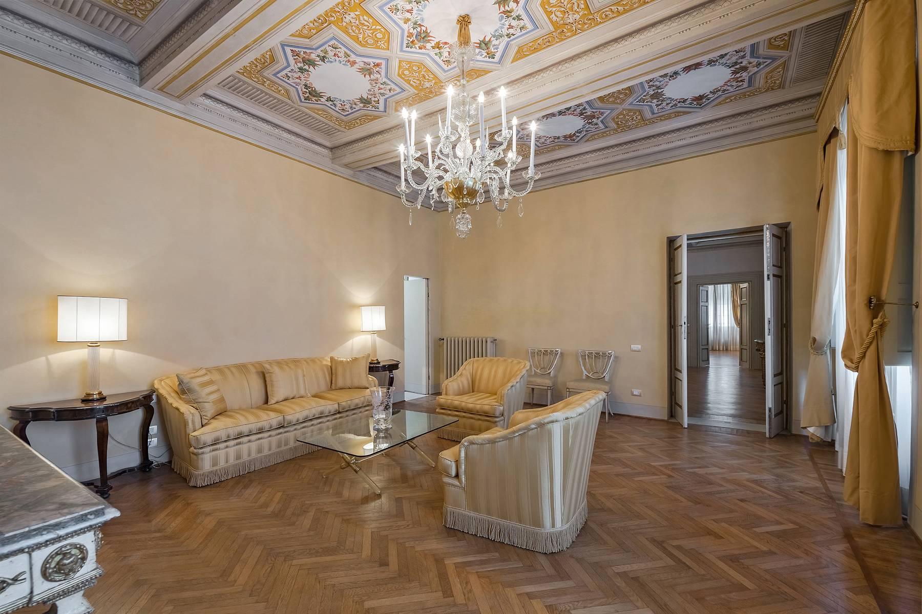 Elegant apartment in the heart of Lucca - 16