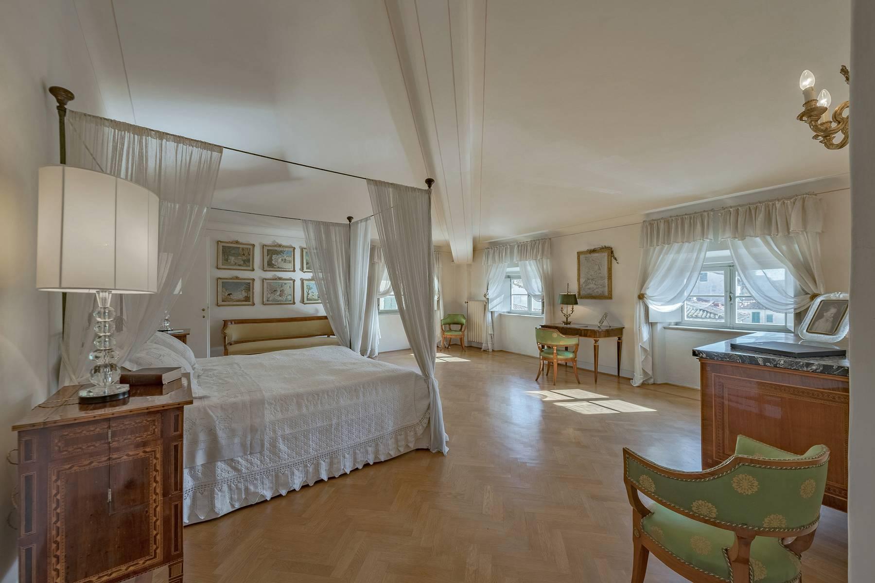Prestigious apartment in historical building in Lucca - 28