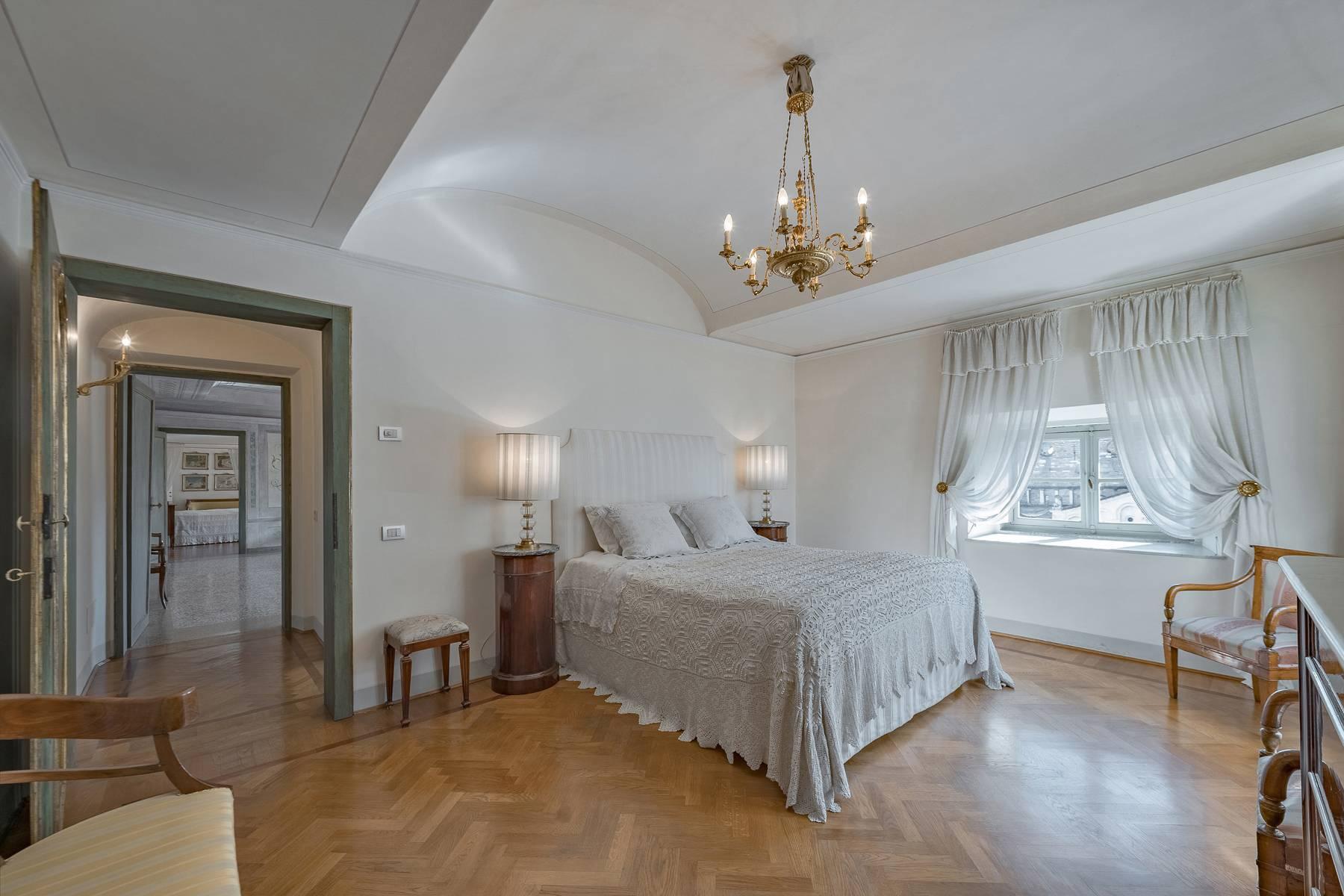 Prestigious apartment in historical building in Lucca - 31