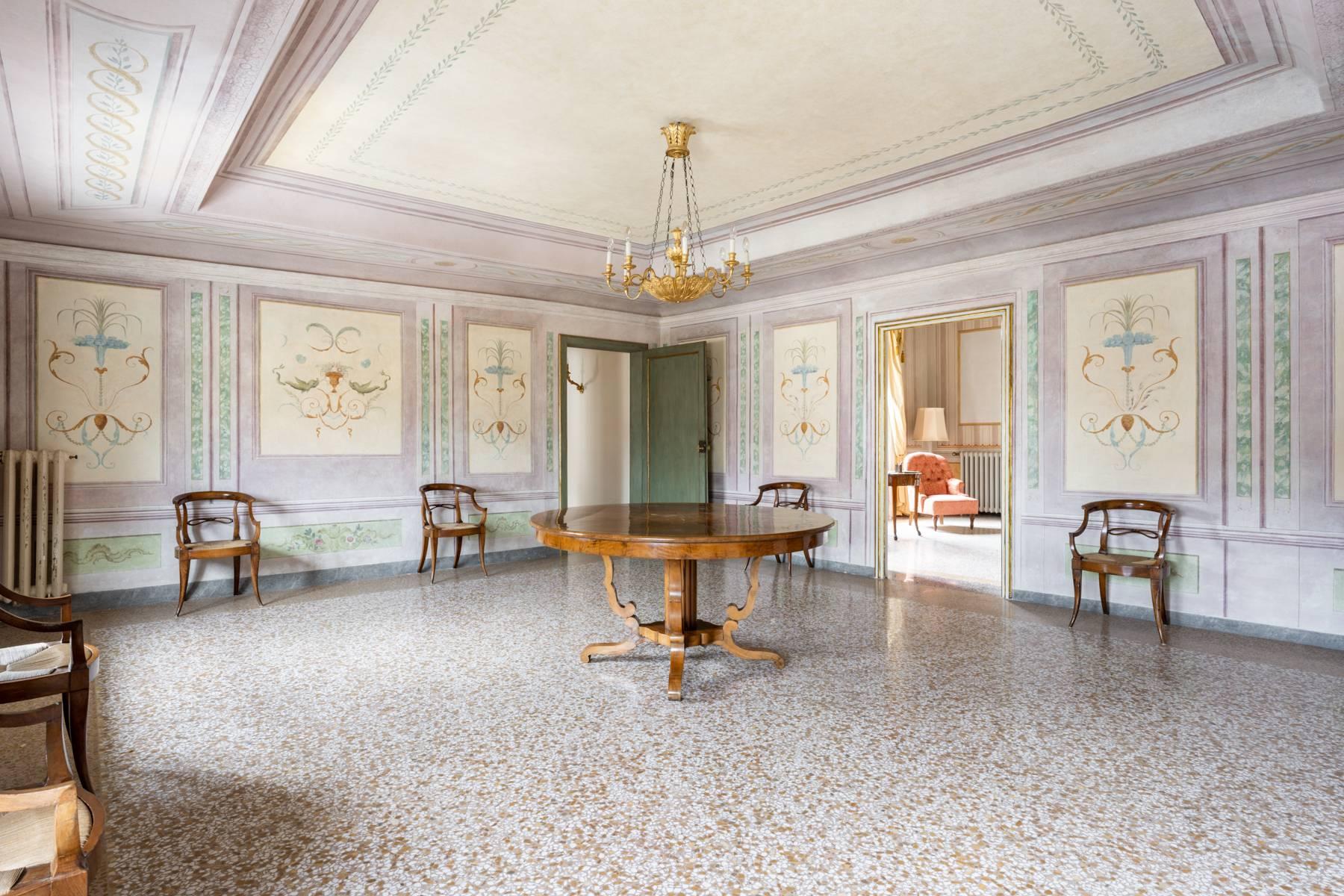 Prestigious apartment in historical building in Lucca - 25