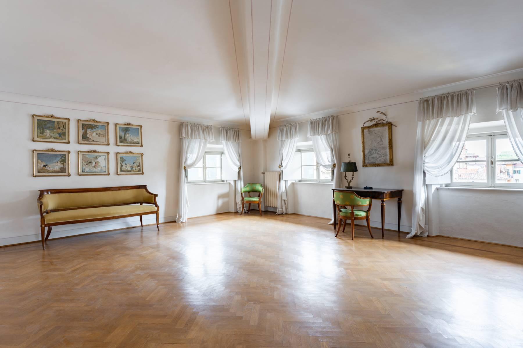 Prestigious apartment in historical building in Lucca - 26