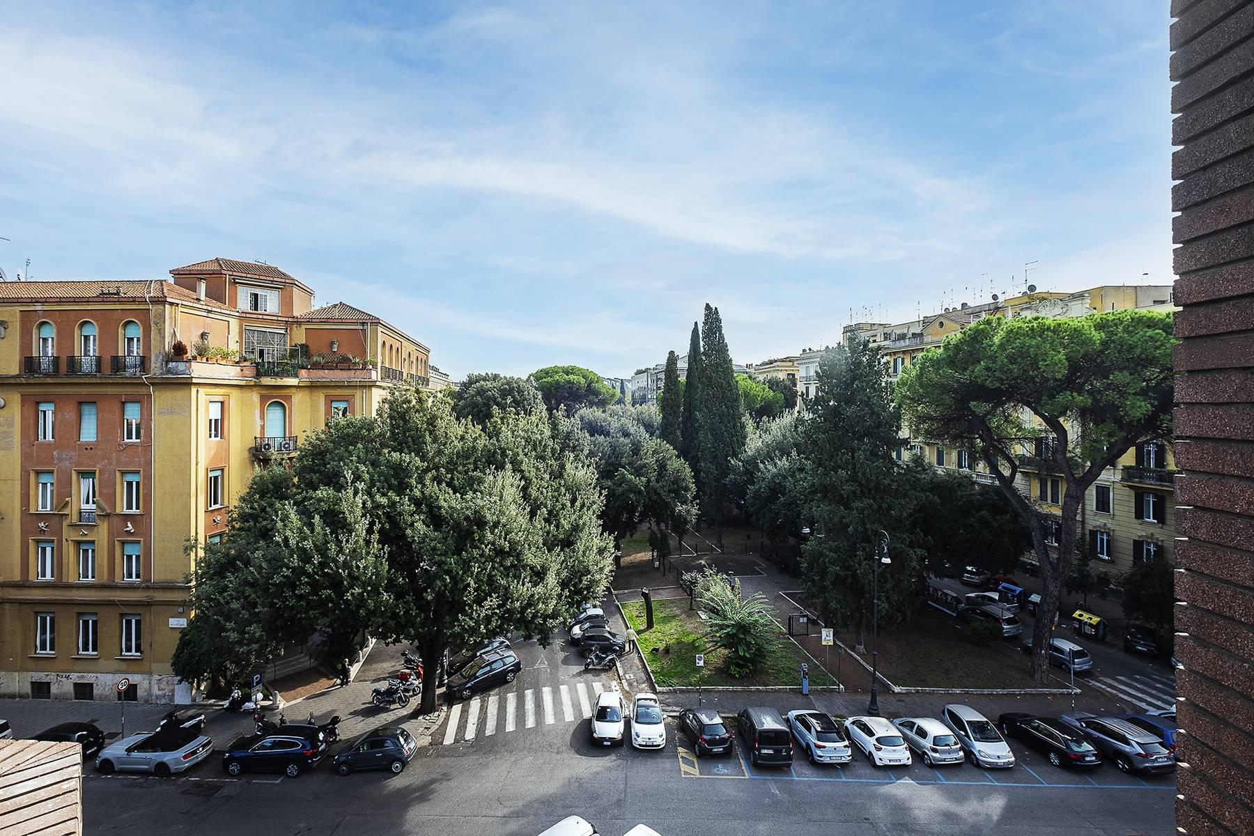 Fascinating  large and panoramic  apartment in  the elegant  Della Vittoria neighbourhood - 3