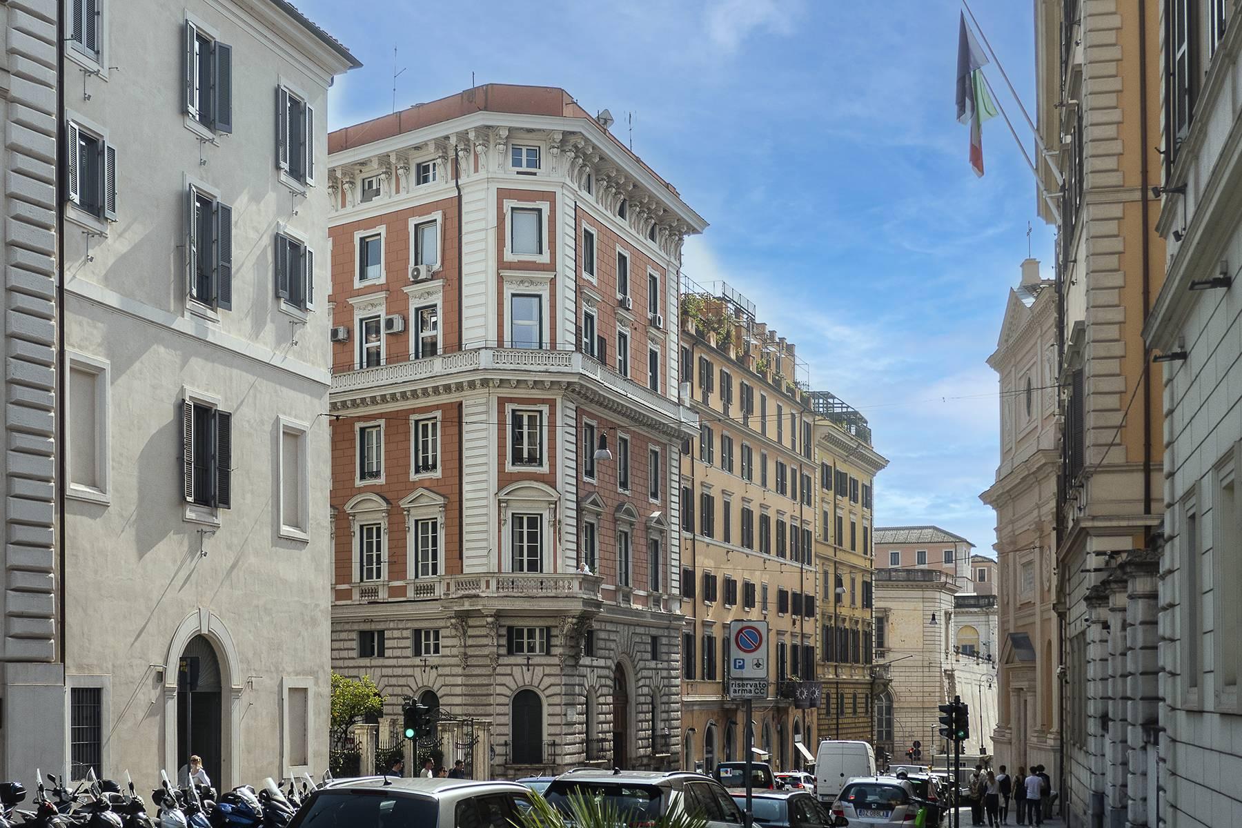 Highly distinguished apartment with an exclusive view of the Quirinale Palace - 10