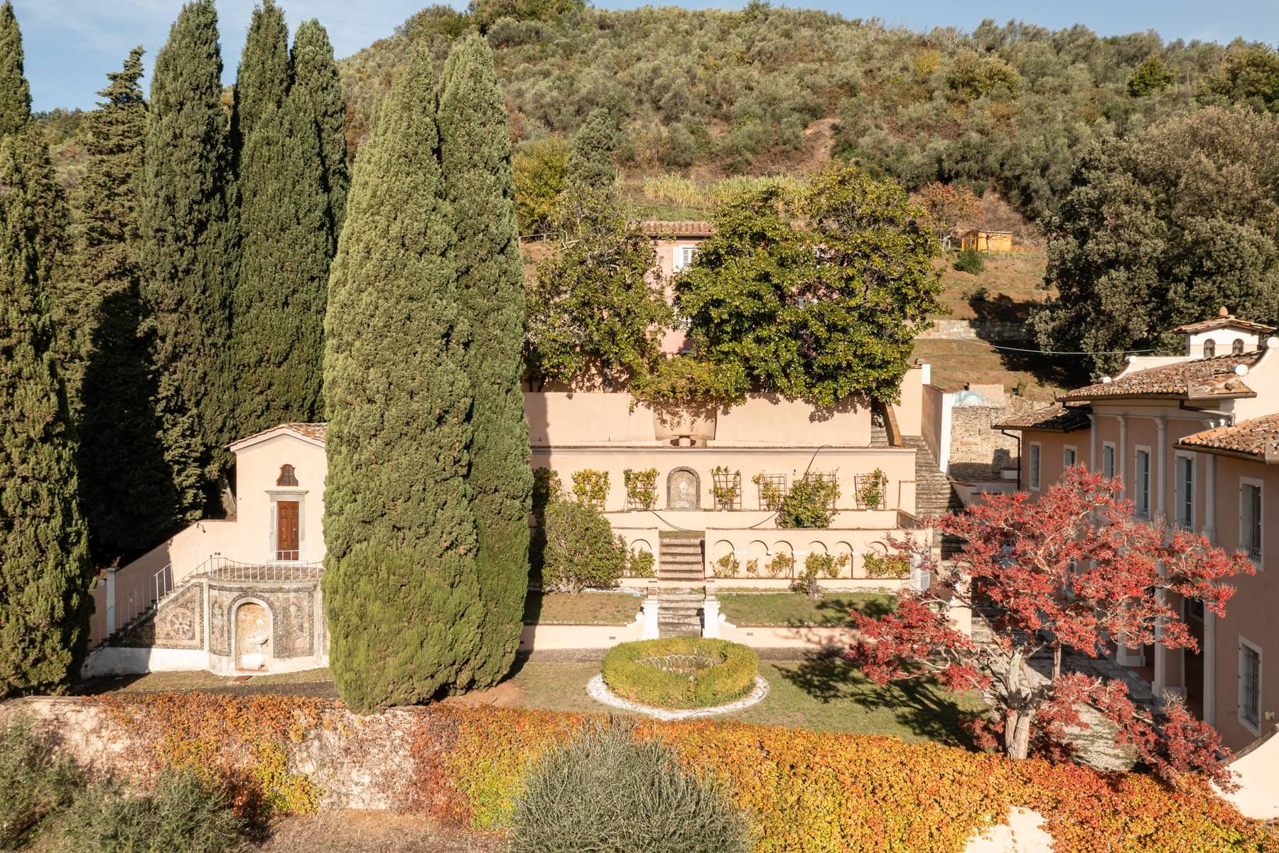 Villa historique avec chapelle sur les collines de Pescia - 18