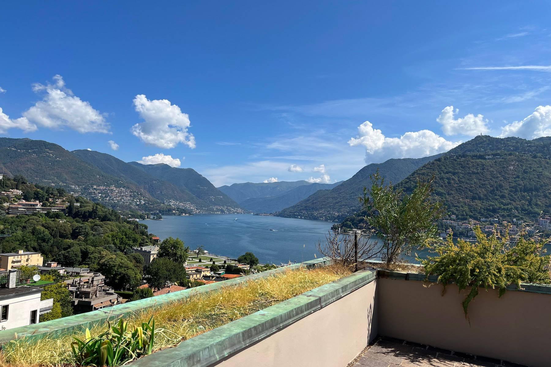 Attico con fantastica vista panoramica sulla città e sul Lago di Como - 13