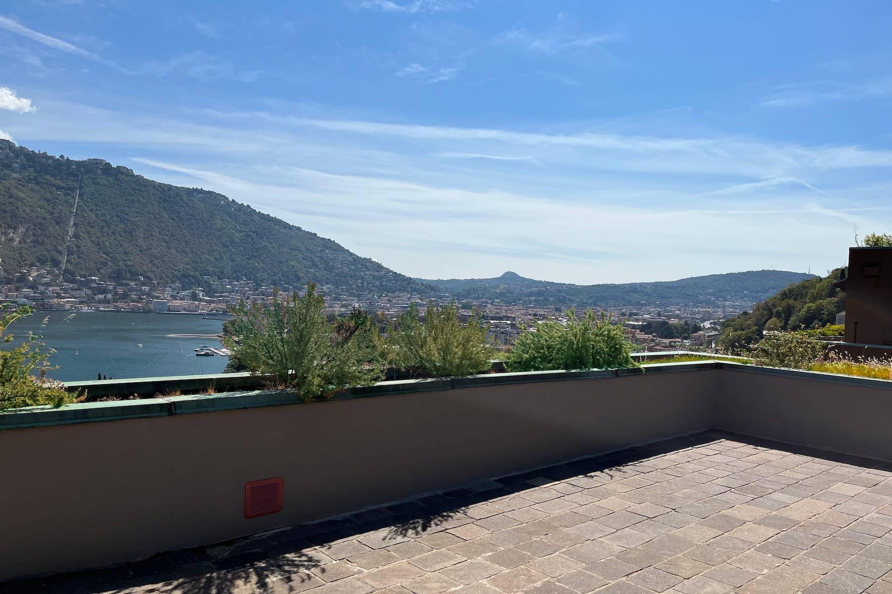 Attico con fantastica vista panoramica sulla città e sul Lago di Como - 14