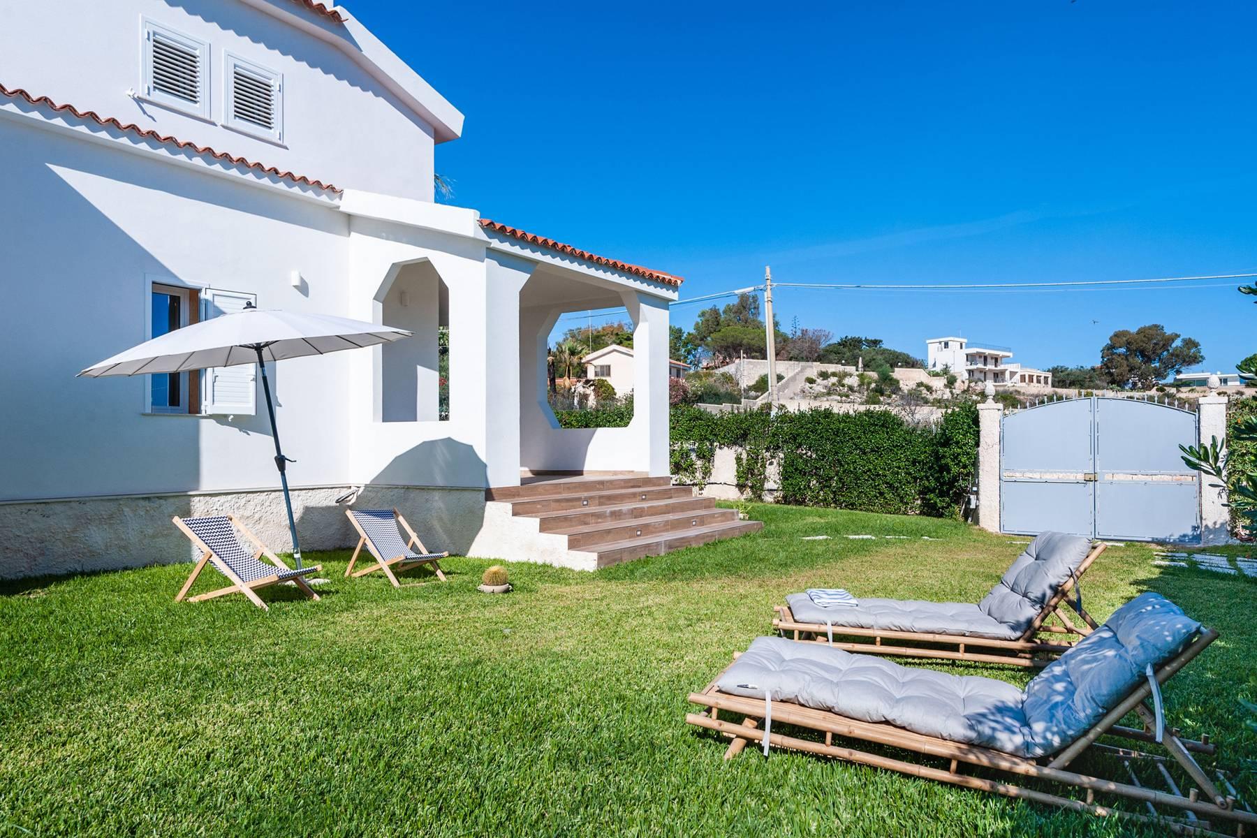 Villa in the Plemmirio Marine Protected Area with direct access to the sea - 5