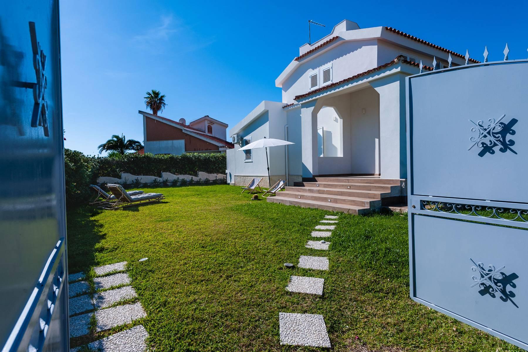 Villa in the Plemmirio Marine Protected Area with direct access to the sea - 13
