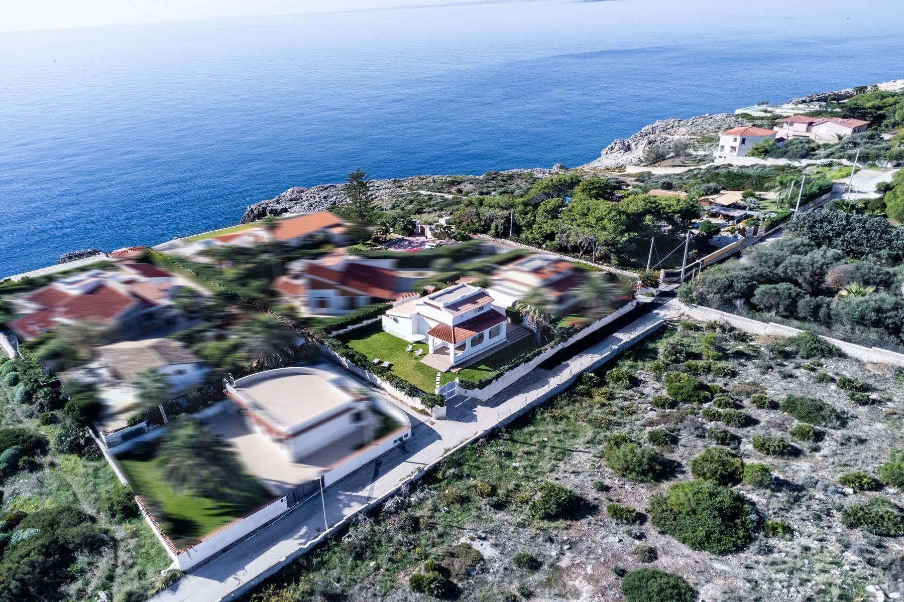 Villa in the Plemmirio Marine Protected Area with direct access to the sea - 33