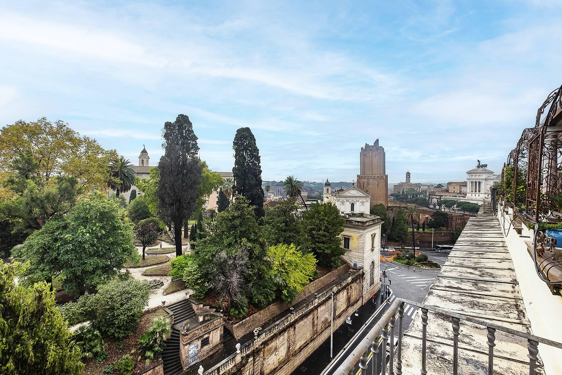 Fascinating penthouse with terraces a few steps from the Quirinale - 3
