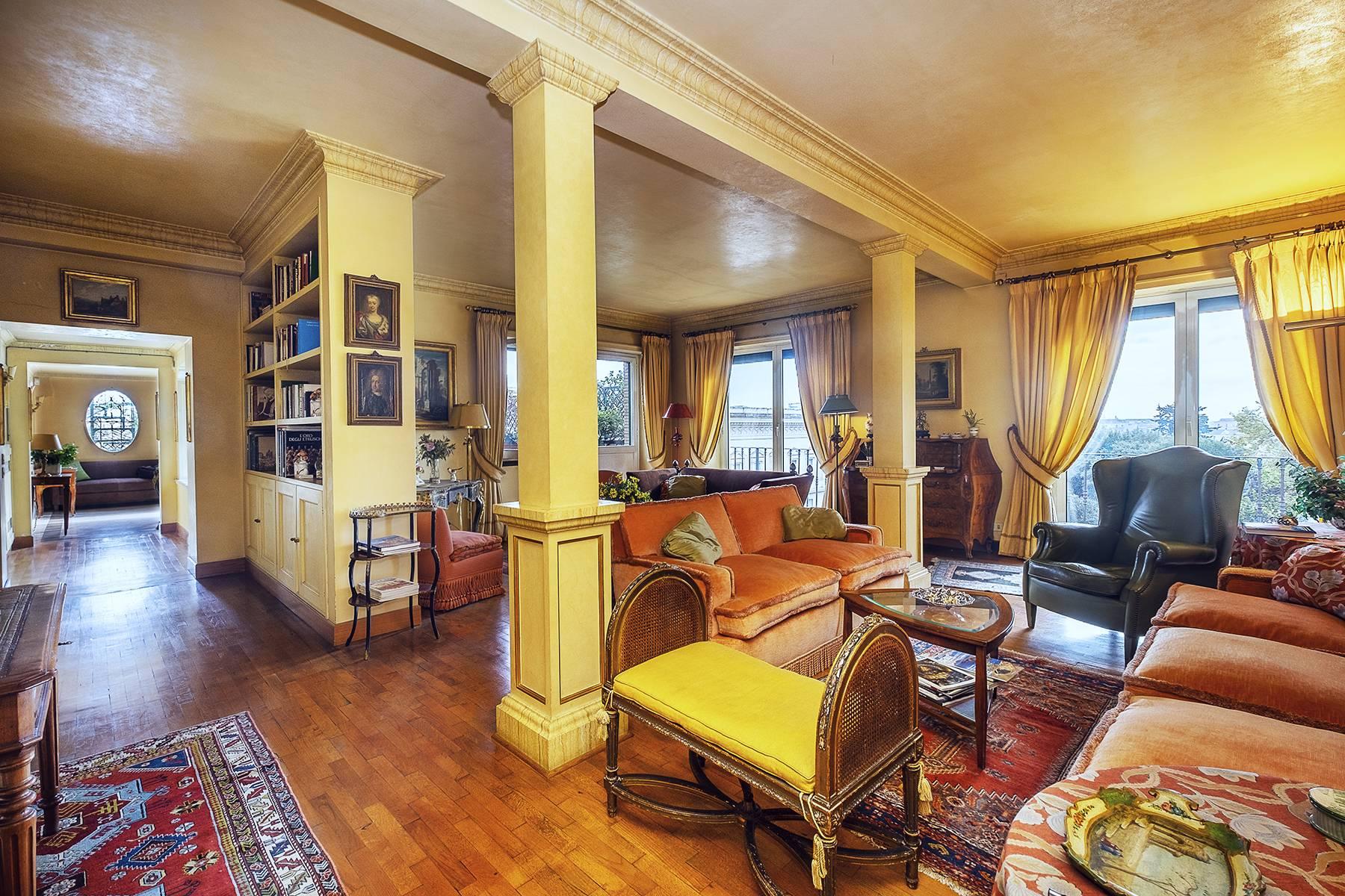 Fascinating penthouse with terraces a few steps from the Quirinale - 12