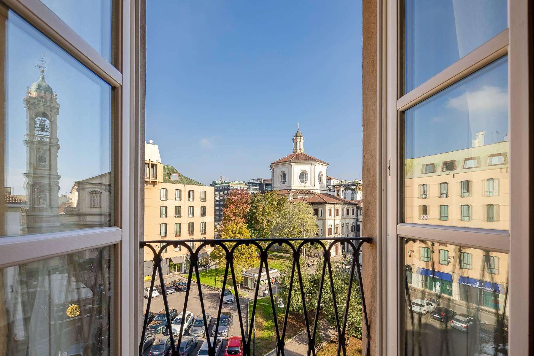 Penthouse on two levels in the splendid Piazza S. Stefano - 9