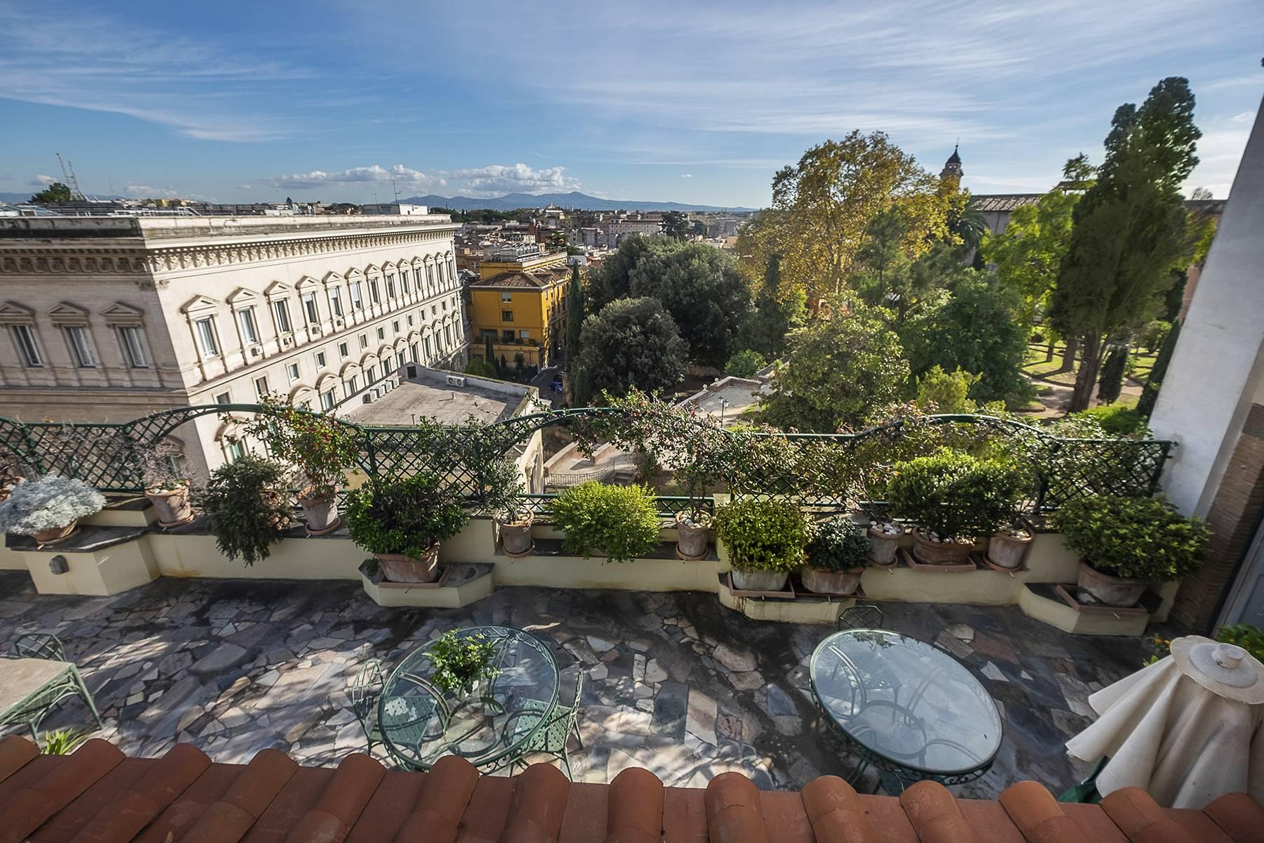 Fascinating penthouse with terraces a few steps from the Quirinale - 8