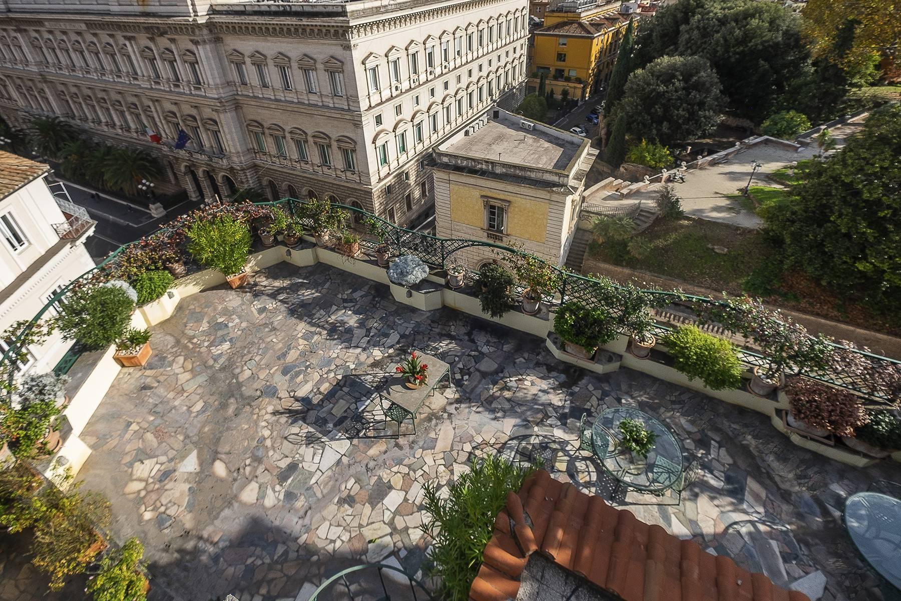 Fascinating penthouse with terraces a few steps from the Quirinale - 5