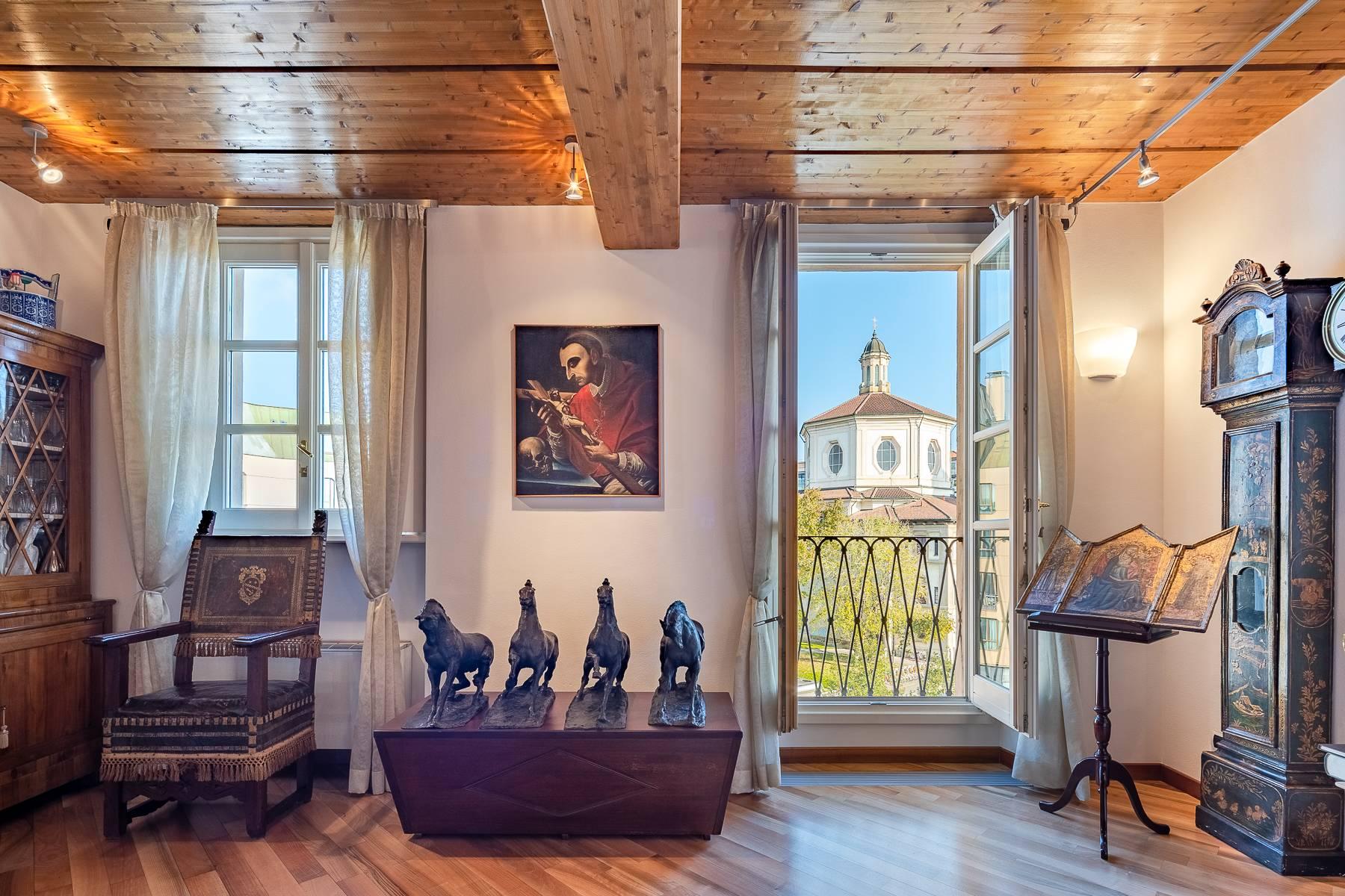 Penthouse on two levels in the splendid Piazza S. Stefano - 7