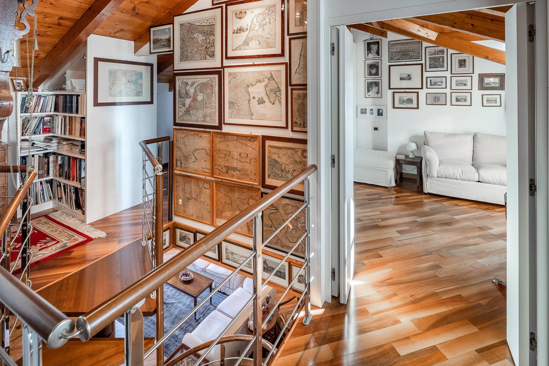 Penthouse on two levels in the splendid Piazza S. Stefano - 8