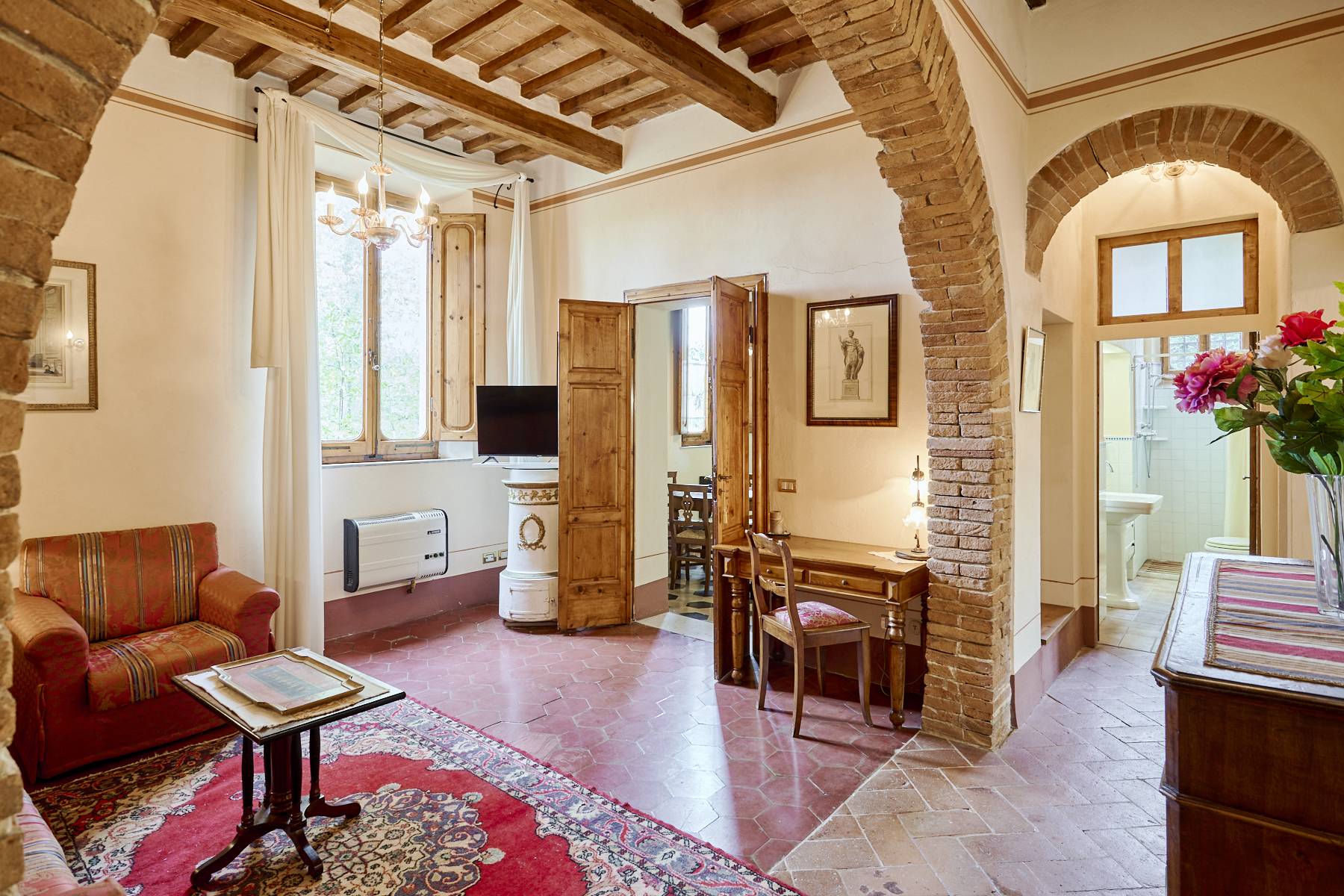 Charming villa with a private lake in Montepulciano - 11
