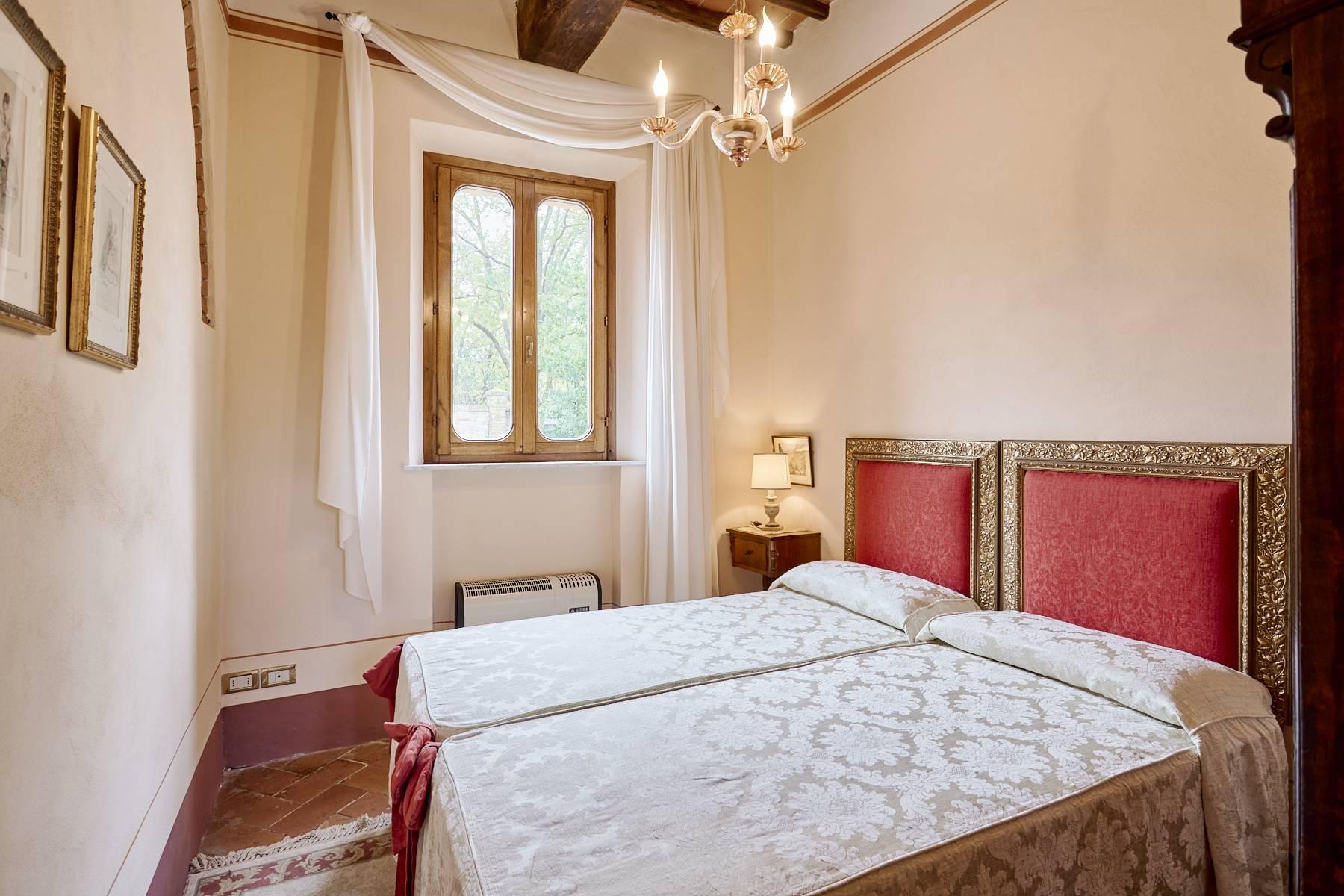 Historische Villa mit privatem See in Montepulciano - 12