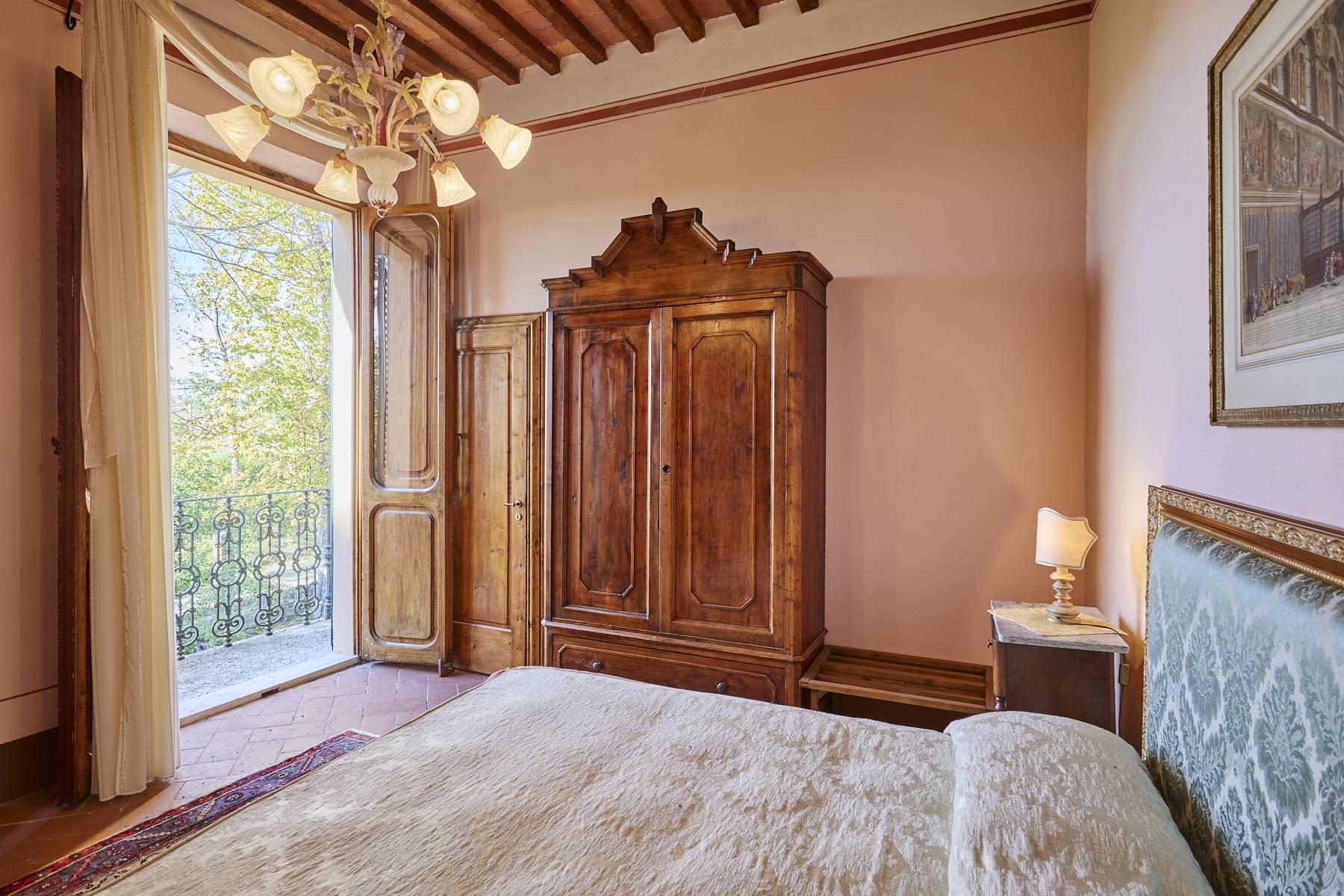 Charming villa with a private lake in Montepulciano - 16