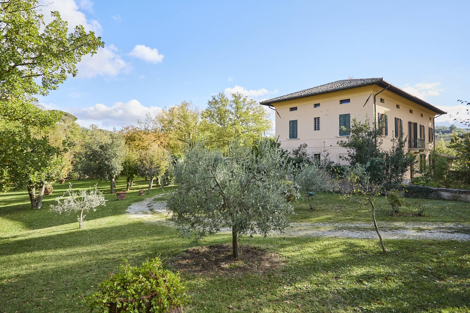 Charming villa with a private lake in Montepulciano - 6