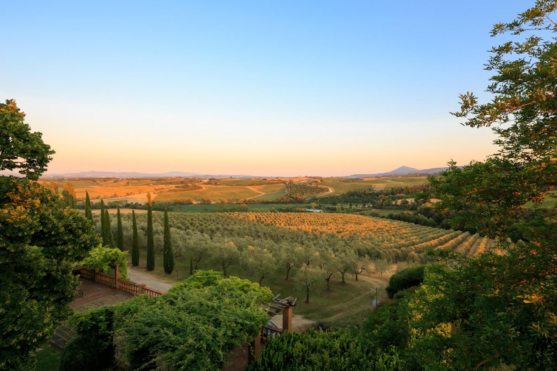 Merveilleuse villa immergée parmi les vignobles de Montepulciano - 15