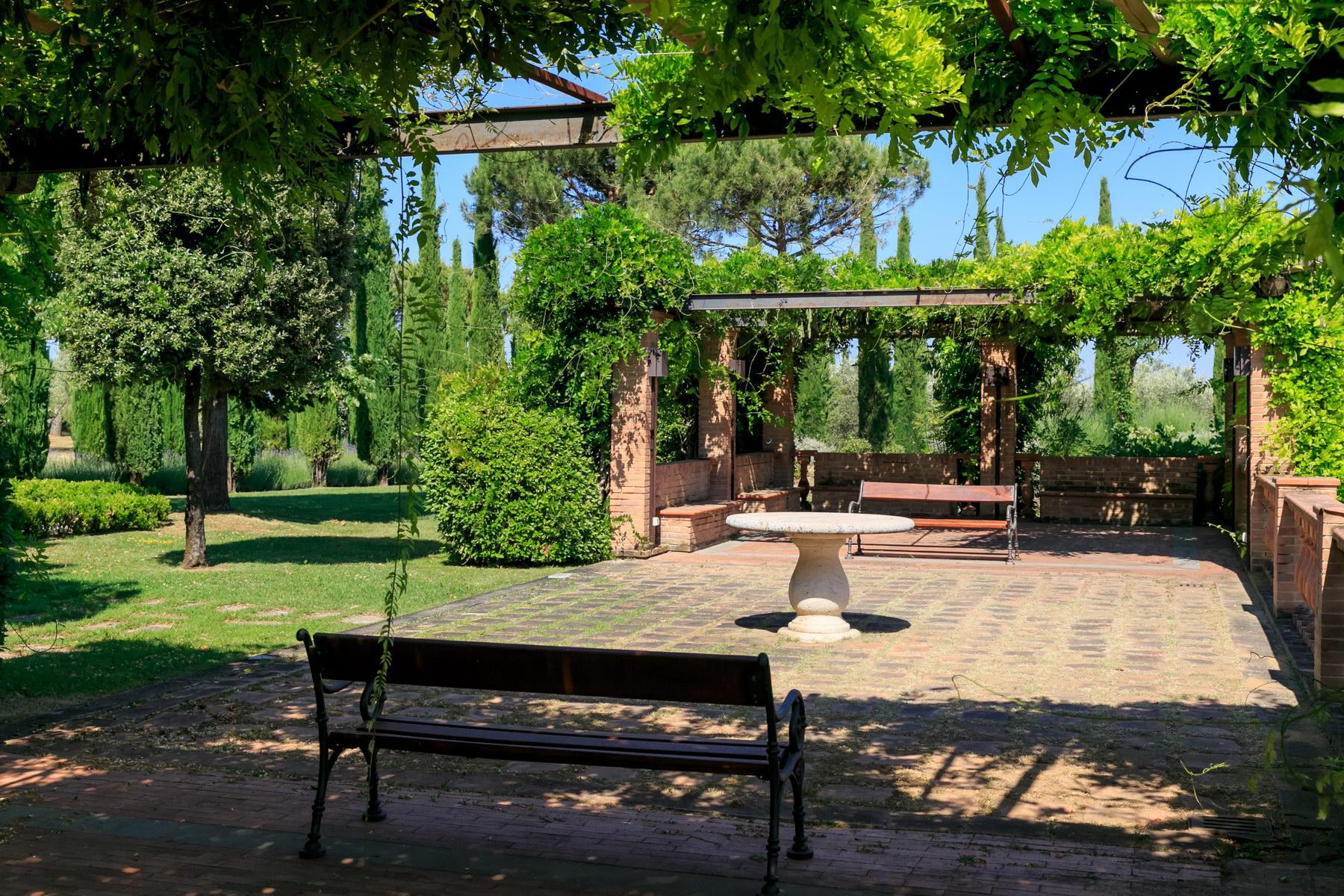 Merveilleuse villa immergée parmi les vignobles de Montepulciano - 35