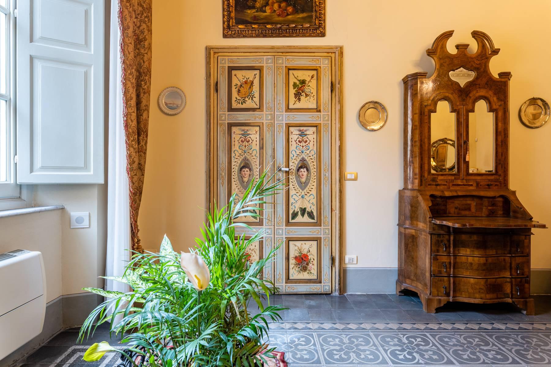 Elegant frescoed apartment in the heart of Pisa - 22
