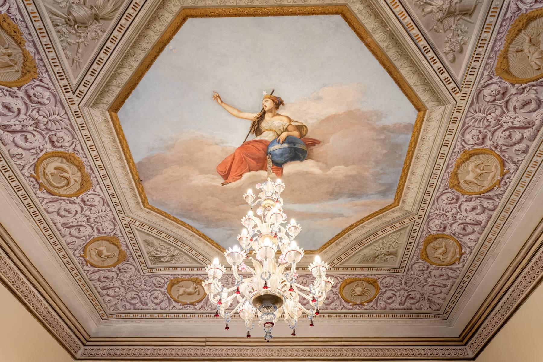 Elegant frescoed apartment in the heart of Pisa - 23